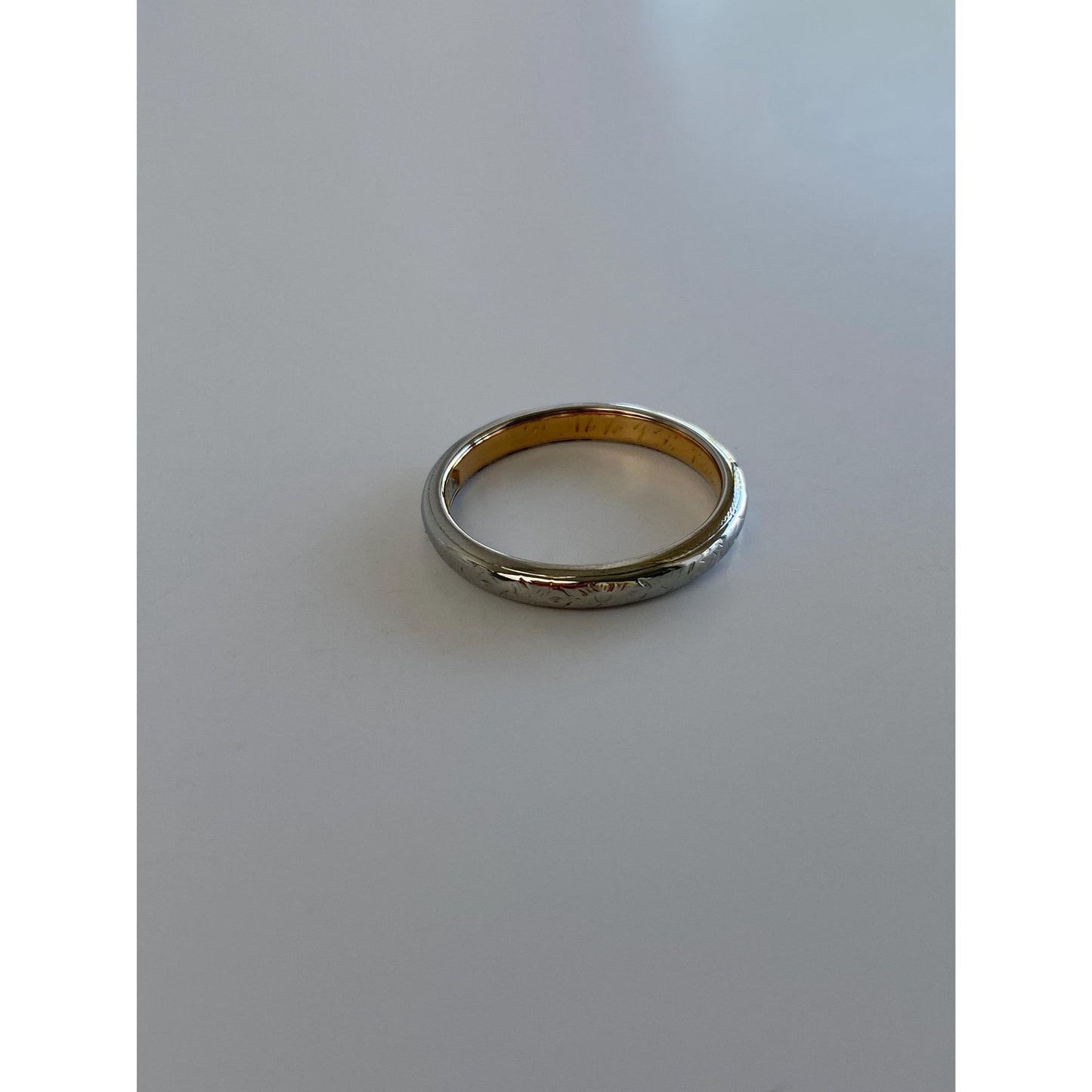 Vintage Solid 18k White Gold Pattern Ring Band - Size 5.75