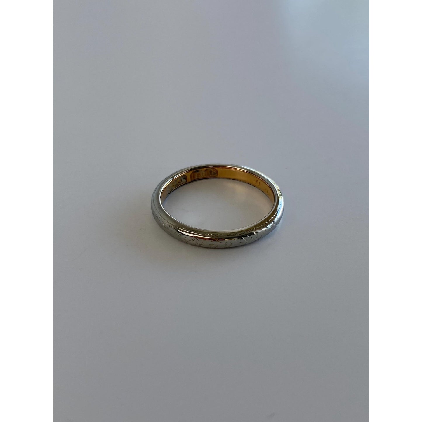 Vintage Solid 18k White Gold Pattern Ring Band - Size 5.75