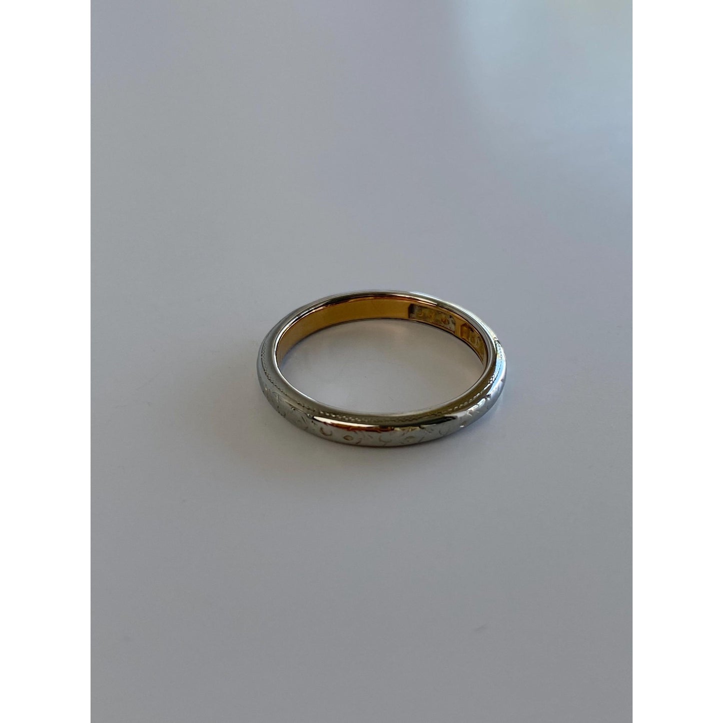 Vintage Solid 18k White Gold Pattern Ring Band - Size 5.75