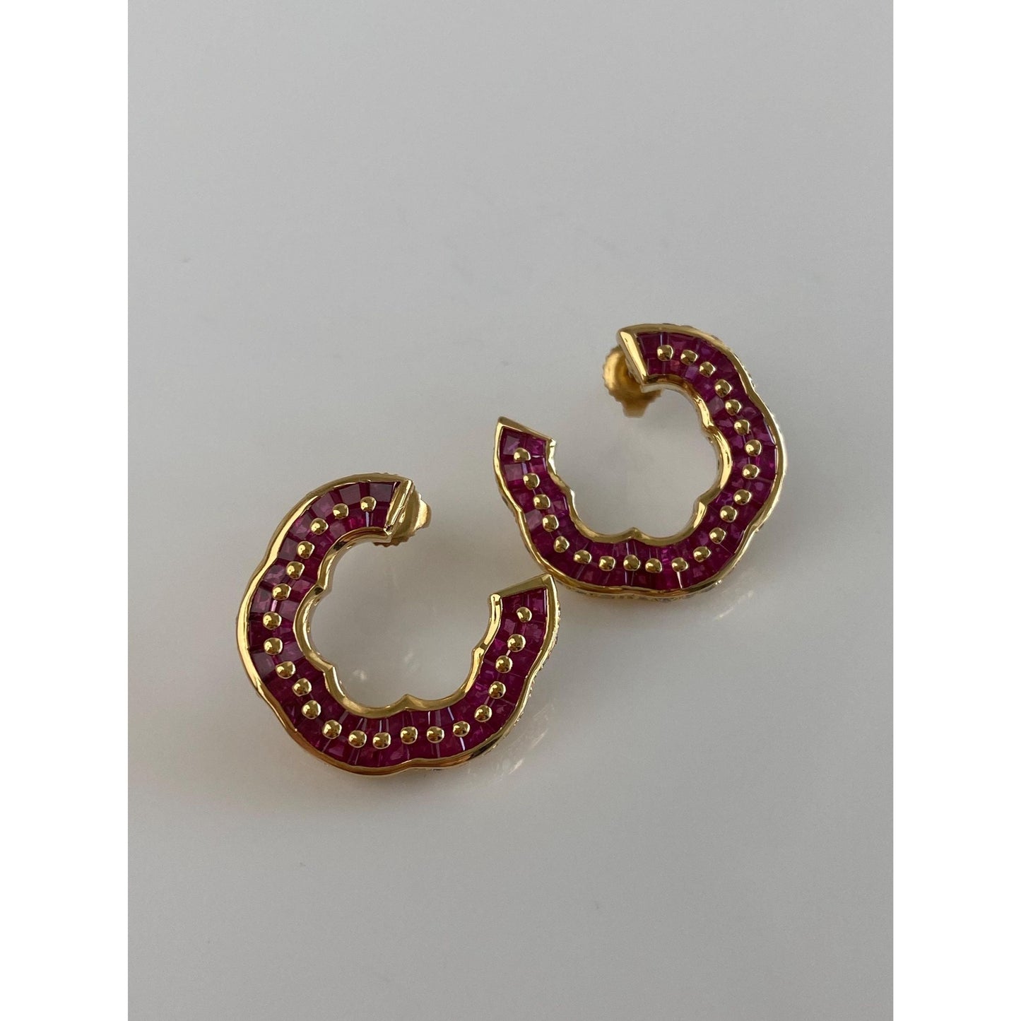 Vintage Solid 18k Yellow Gold Pink Sapphire Dotted Drop Earrings