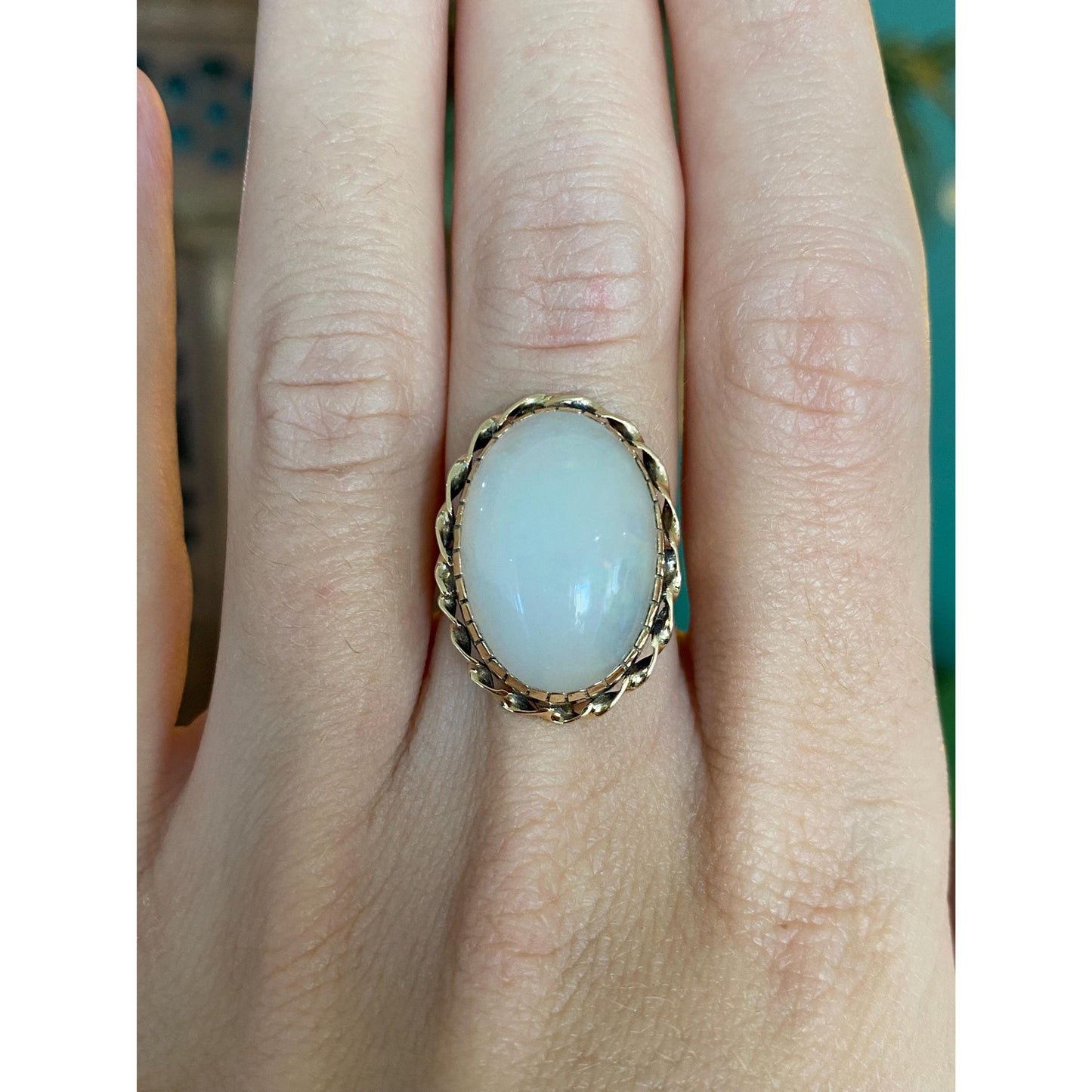 Vintage Solid 14k Yellow Gold White Jade Cabochon Ring - Size 5.75