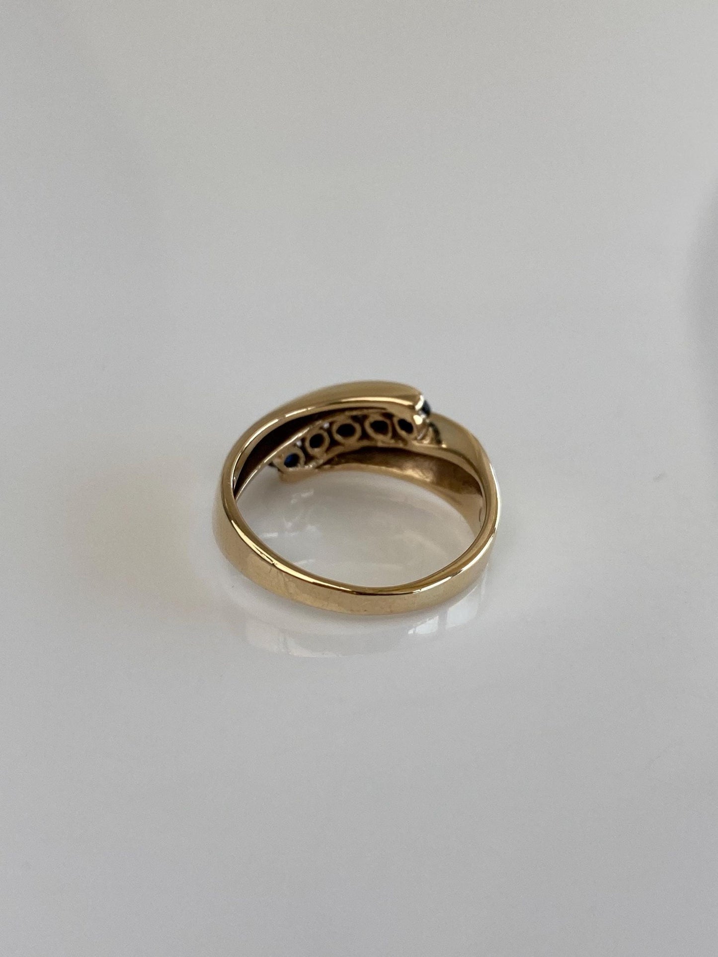 Vintage Solid 10k Yellow Gold Diamond Blue Sapphire Twist Ring - Size 5.75