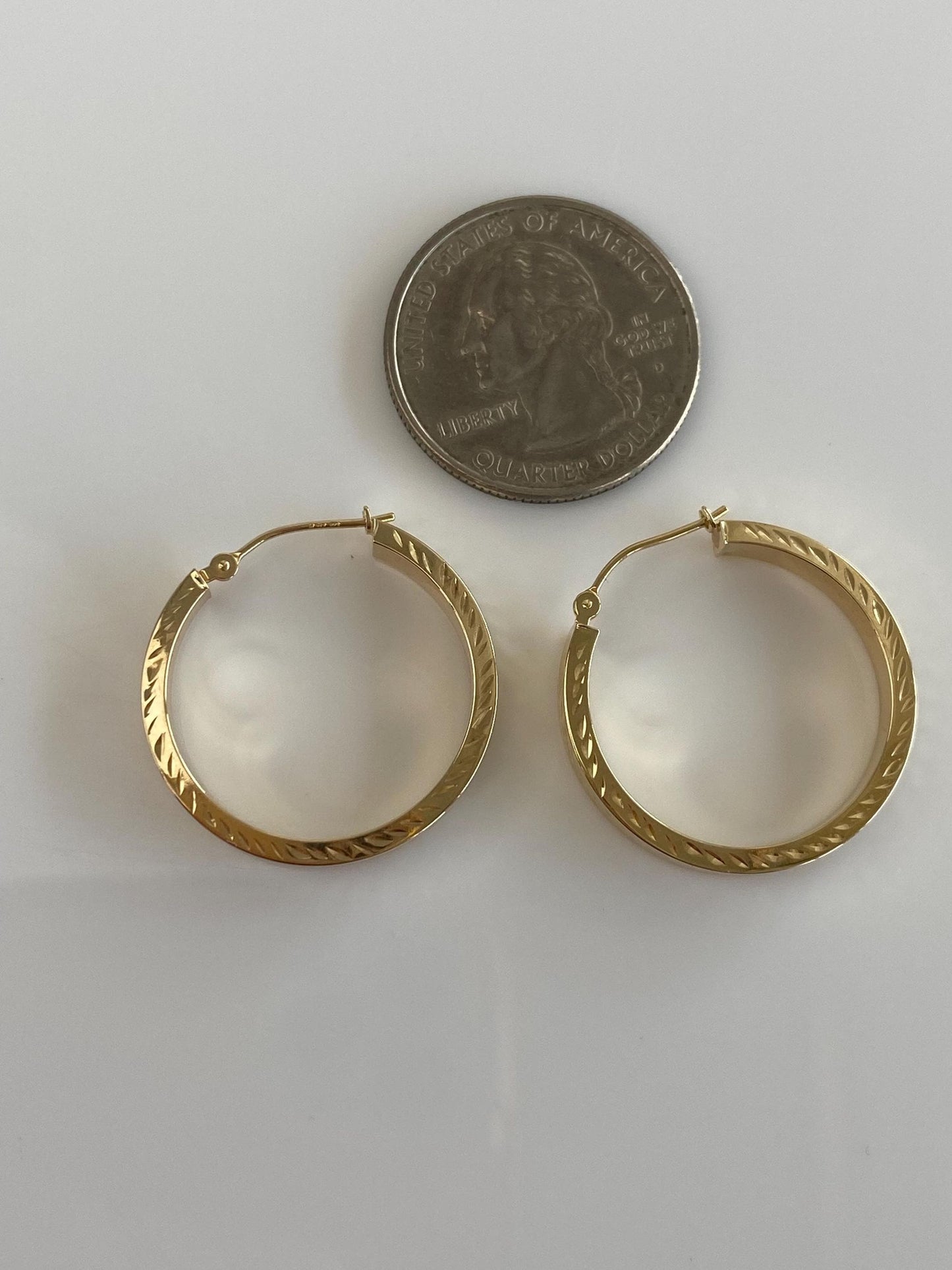 Vintage 14k Yellow Gold Diamond Cut Straight Edge Hoop Earrings