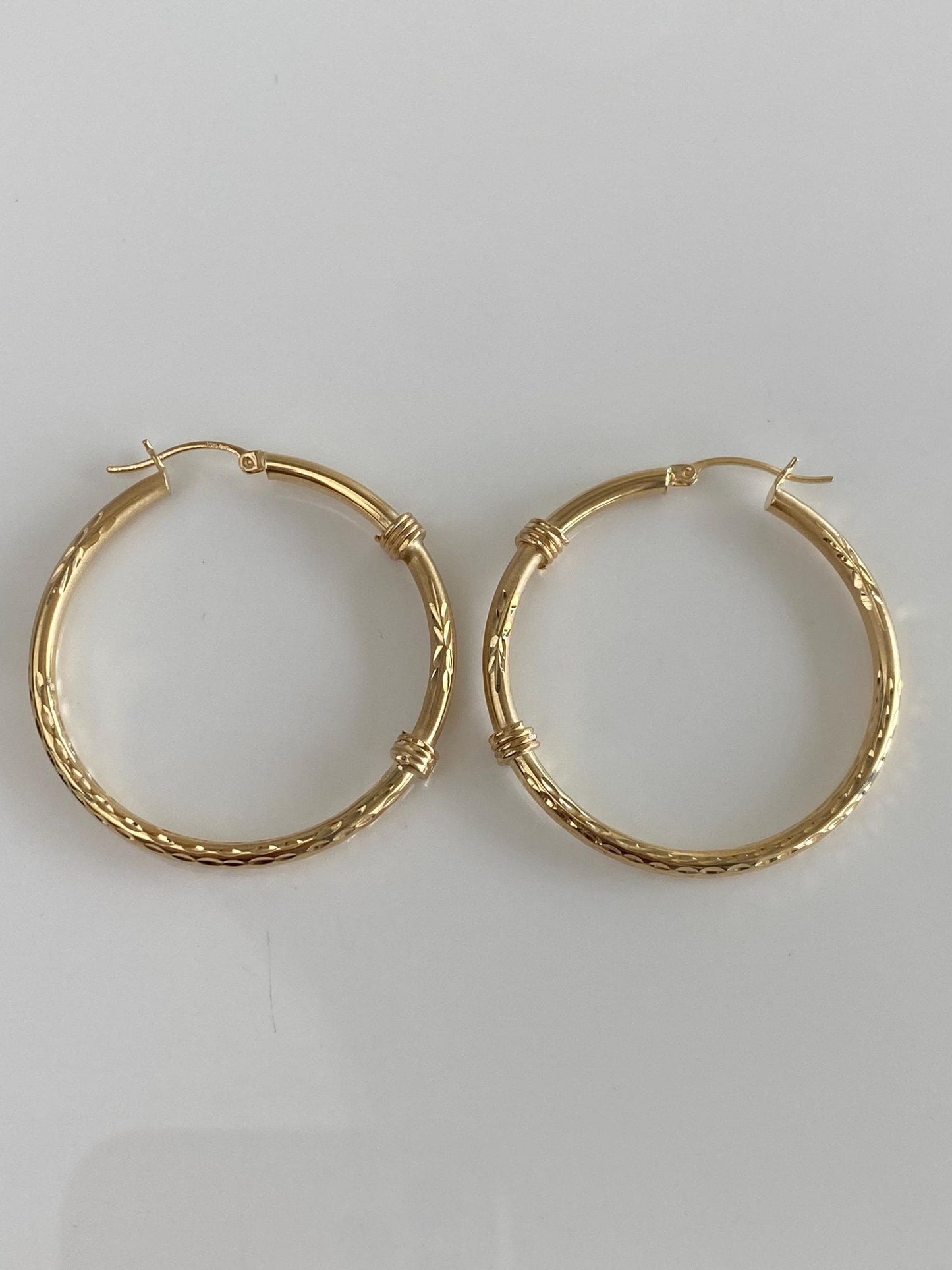 Vintage 14k Yellow Gold Diamond Cut Wrapped Design Hoop Earrings