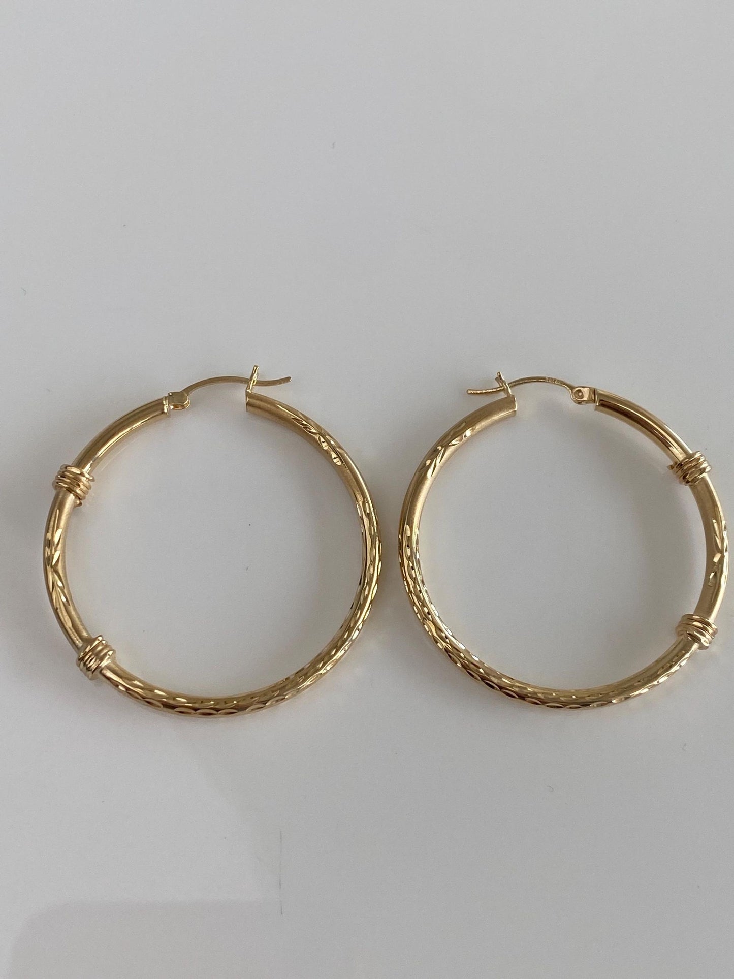 Vintage 14k Yellow Gold Diamond Cut Wrapped Design Hoop Earrings