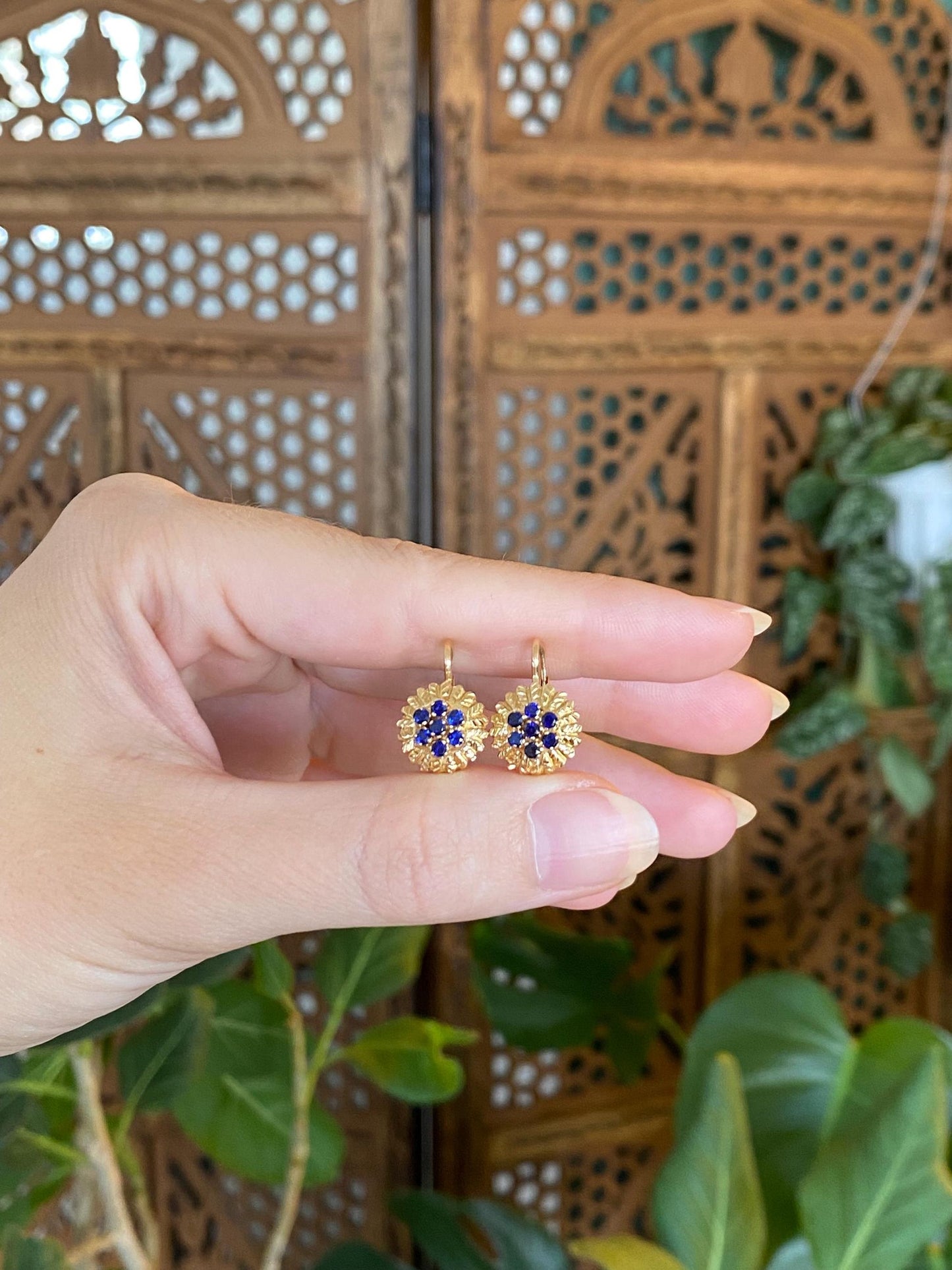 Vintage Solid 18k Yellow Gold Blue Sapphire Cluster Drop Earrings