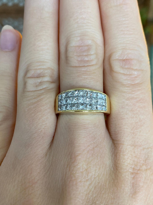Vintage Solid 18k Yellow Gold Princess Cut Diamond Ring Band - Size 7.25