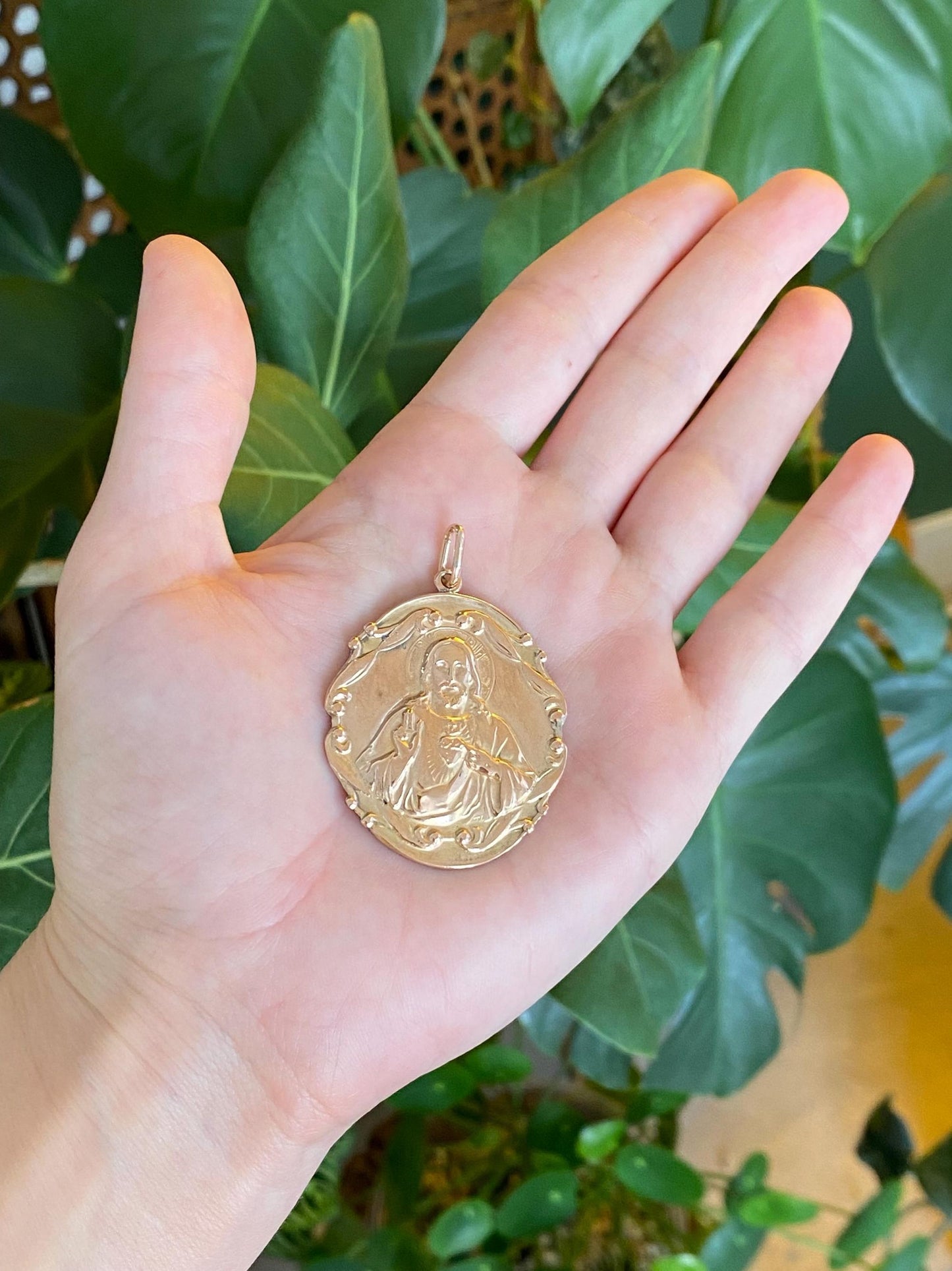 Vintage Solid 10k Rosey Gold Large Jesus Religious Charm