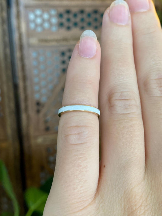 Vintage Solid 14k Yellow Gold White Enamel Inlay Ring Band - Size 2.75