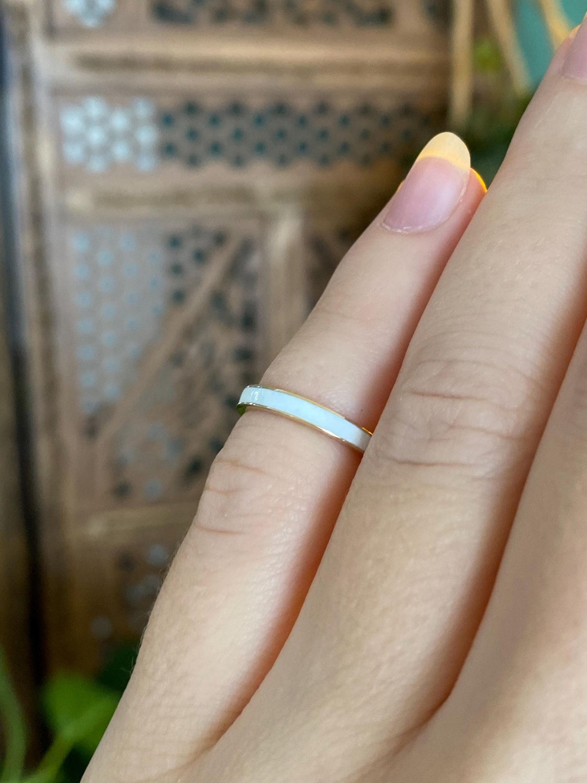 Vintage Solid 14k Yellow Gold White Enamel Inlay Ring Band - Size 2.75