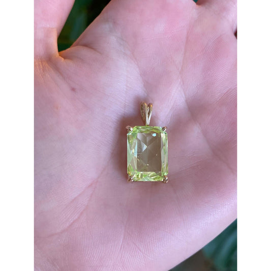 Vintage Solid 10k Yellow Gold Lime Green Spinel Charm