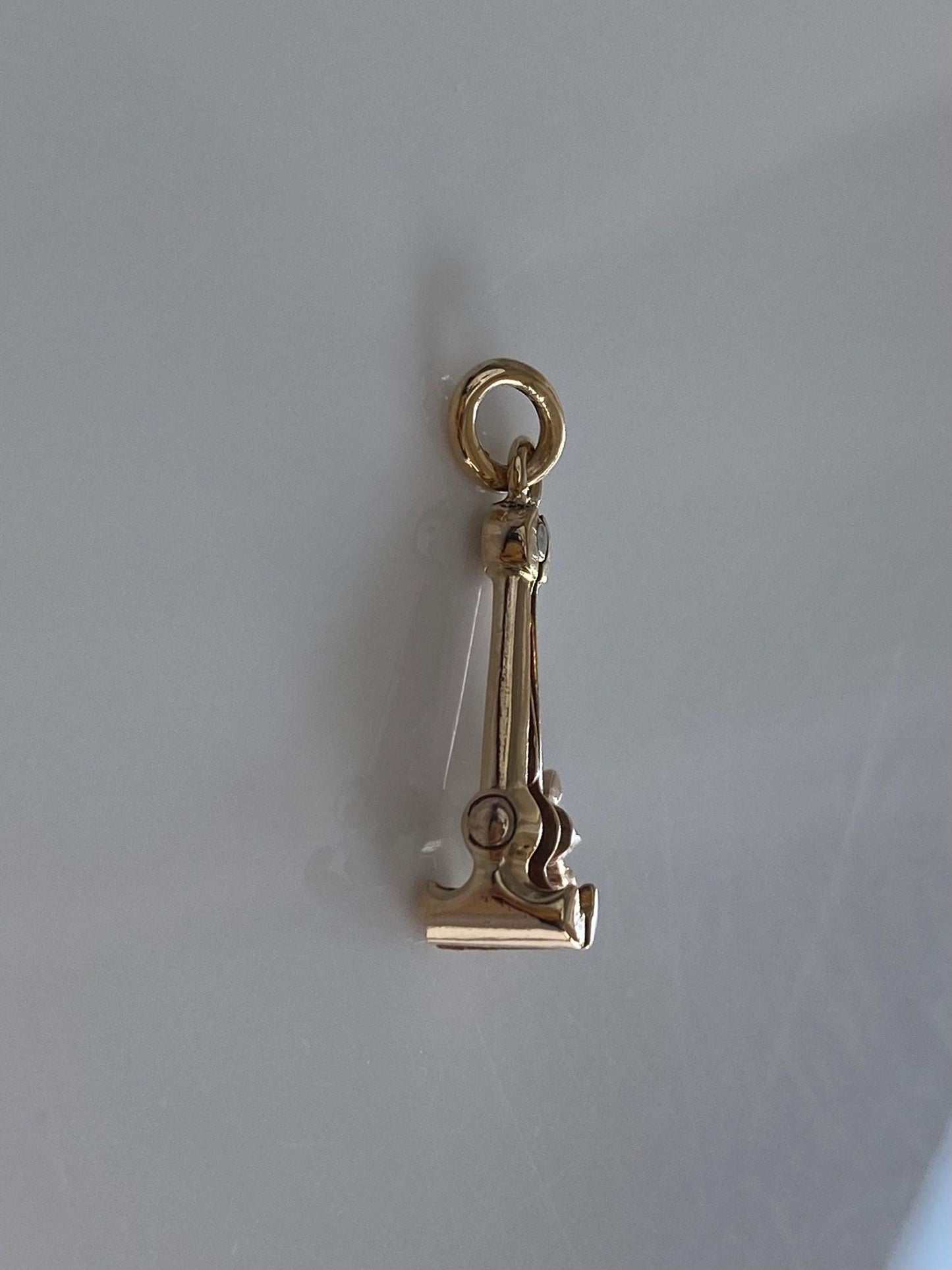 Vintage 9k Yellow Gold Articulated Vice Charm