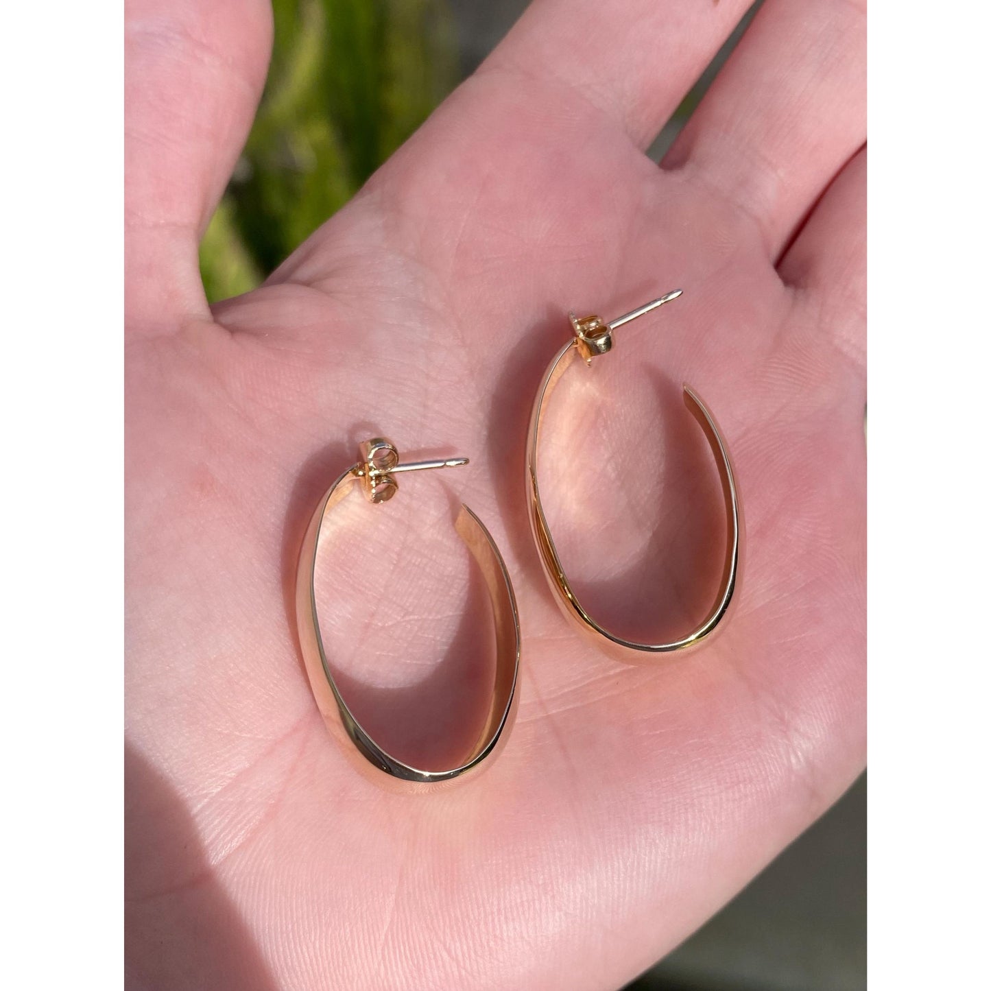 Vintage Solid 14k Yellow Gold Tapered Oval Hoop Earrings