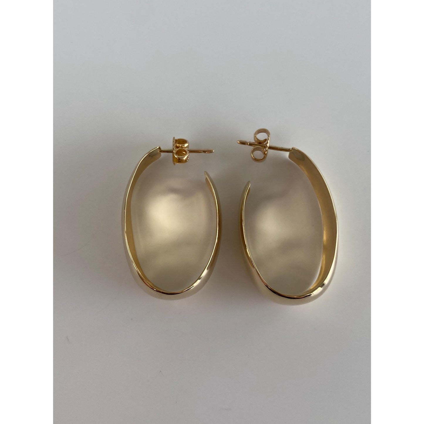 Vintage Solid 14k Yellow Gold Tapered Oval Hoop Earrings