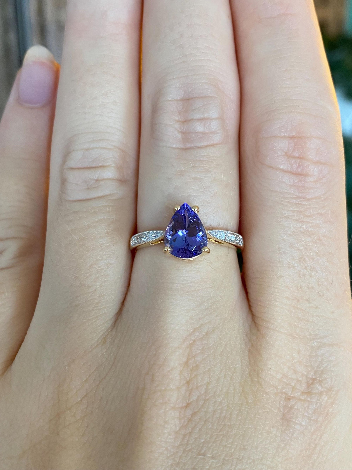 Solid 18k Yellow Gold Diamond Tanzanite Teardrop Ring - Size 7