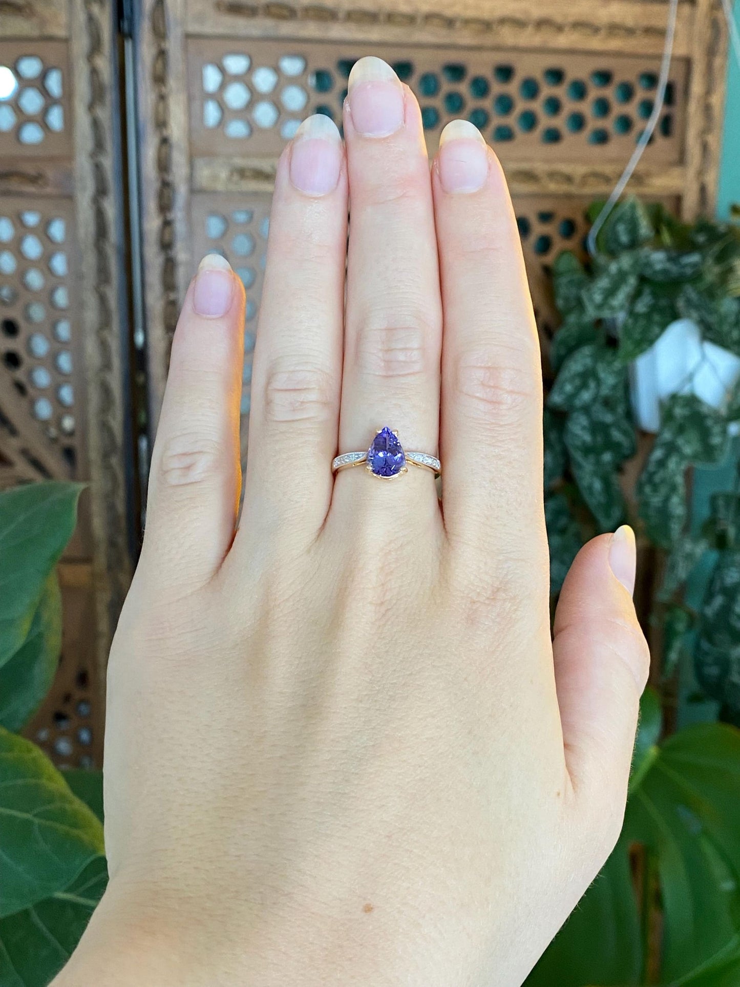Solid 18k Yellow Gold Diamond Tanzanite Teardrop Ring - Size 7