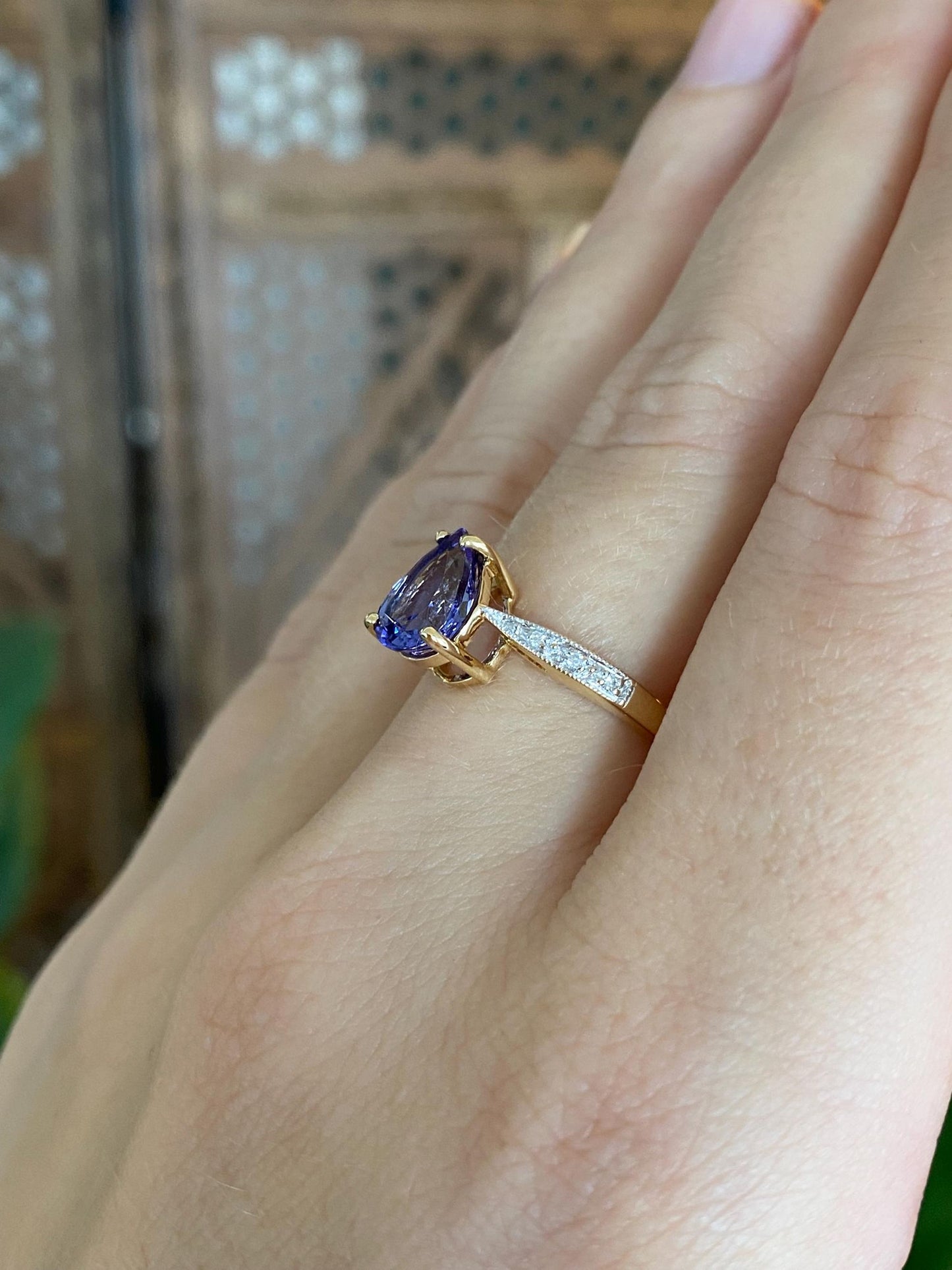 Solid 18k Yellow Gold Diamond Tanzanite Teardrop Ring - Size 7