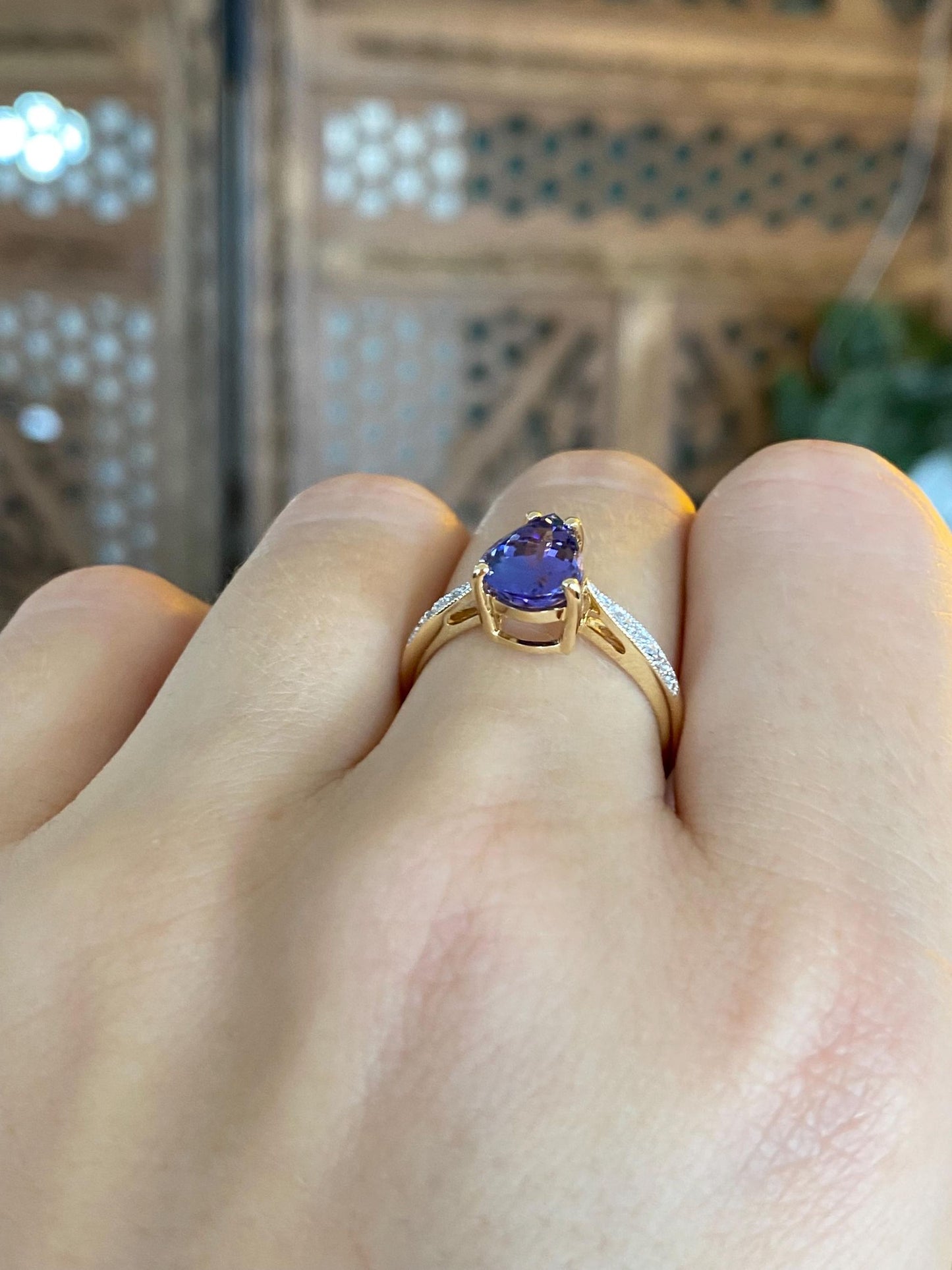 Solid 18k Yellow Gold Diamond Tanzanite Teardrop Ring - Size 7