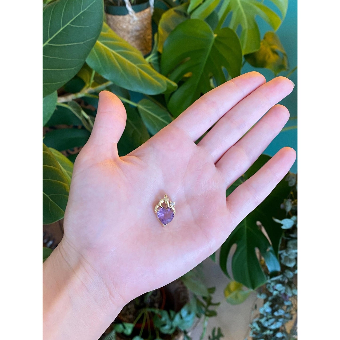 Vintage Solid 10k Yellow Gold Clear Sapphire Amethyst Heart Charm