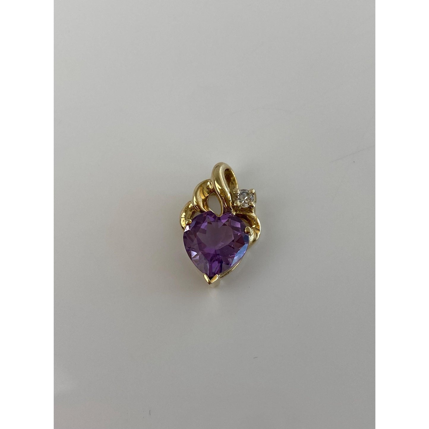 Vintage Solid 10k Yellow Gold Clear Sapphire Amethyst Heart Charm