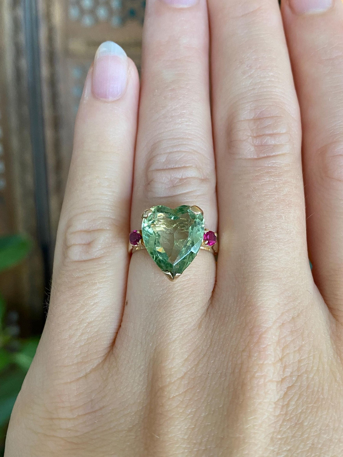 Solid 14k Yellow Gold Green Spinel Heart Ruby Ring - Size 4.75