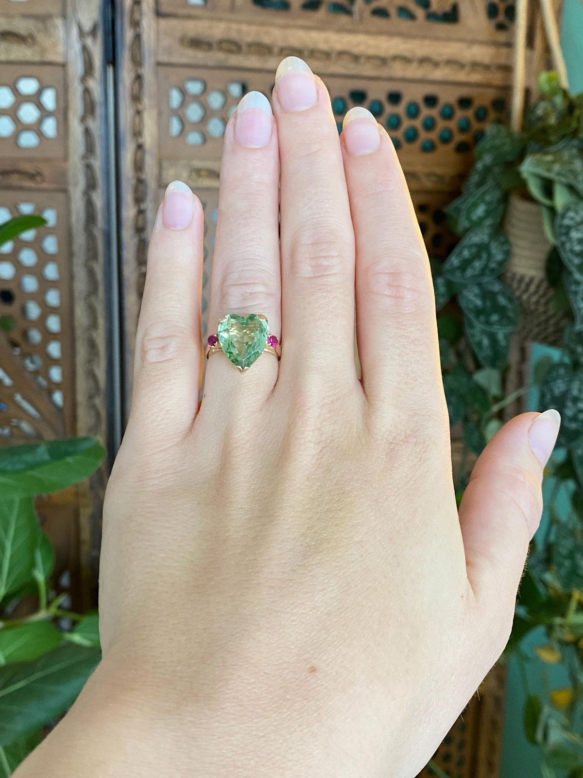 Solid 14k Yellow Gold Green Spinel Heart Ruby Ring - Size 4.75