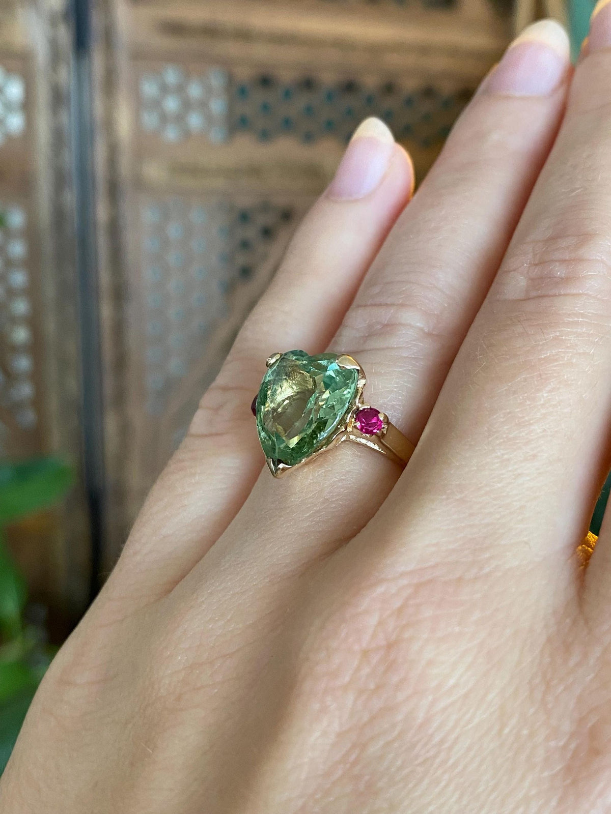 Solid 14k Yellow Gold Green Spinel Heart Ruby Ring - Size 4.75