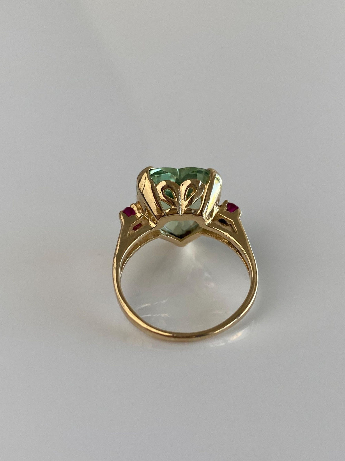 Solid 14k Yellow Gold Green Spinel Heart Ruby Ring - Size 4.75