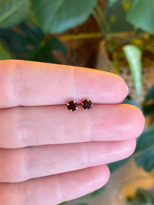 Vintage Solid 14k Yellow Gold Garnet Stud Earrings