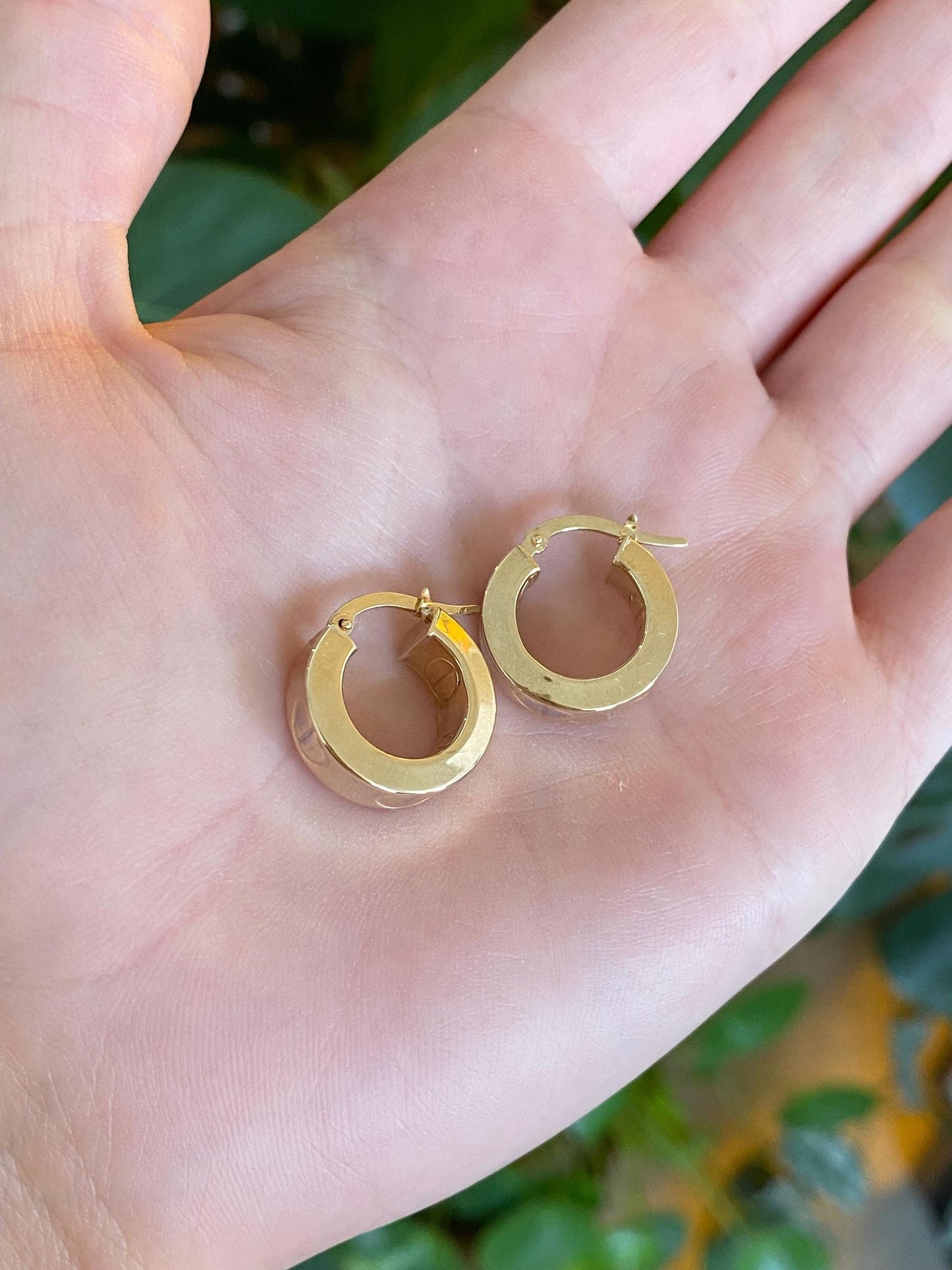Vintage 14k White & Yellow Gold Screw Design Straight Edge Hoop Earrings
