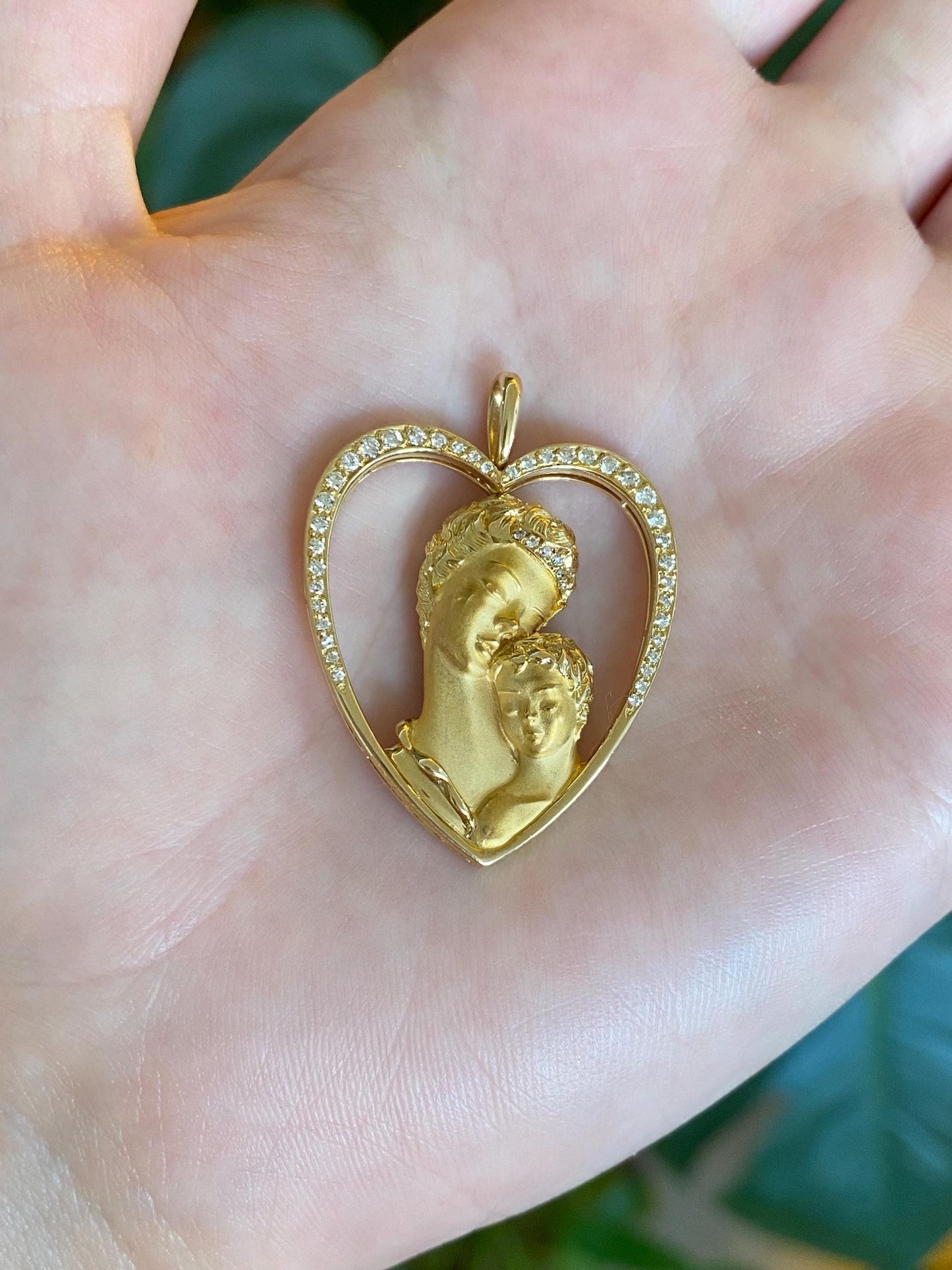Vintage Solid 18k Yellow Gold Diamond Mother Child Heart Charm