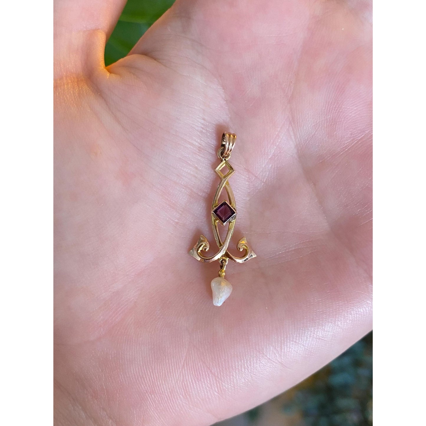 Vintage Solid 10k Yellow Gold Purple Cubic Zirconia Pearl Dangle Charm