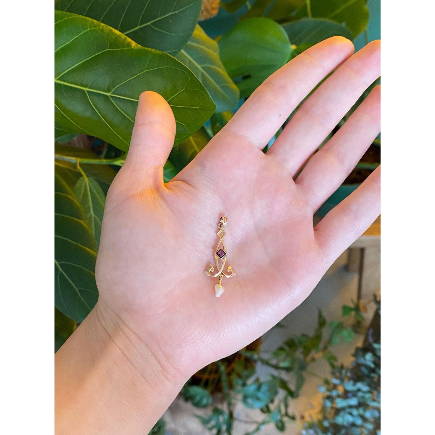 Vintage Solid 10k Yellow Gold Purple Cubic Zirconia Pearl Dangle Charm