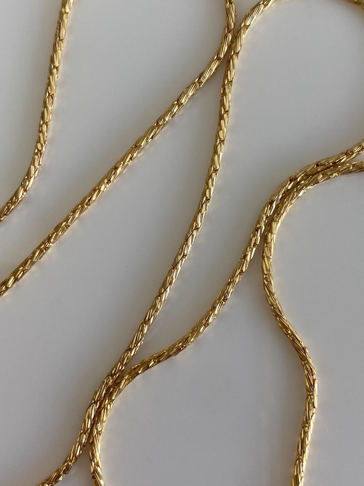Vintage Solid 18k Yellow Gold Twist Snake Chain Necklace - 16 inches