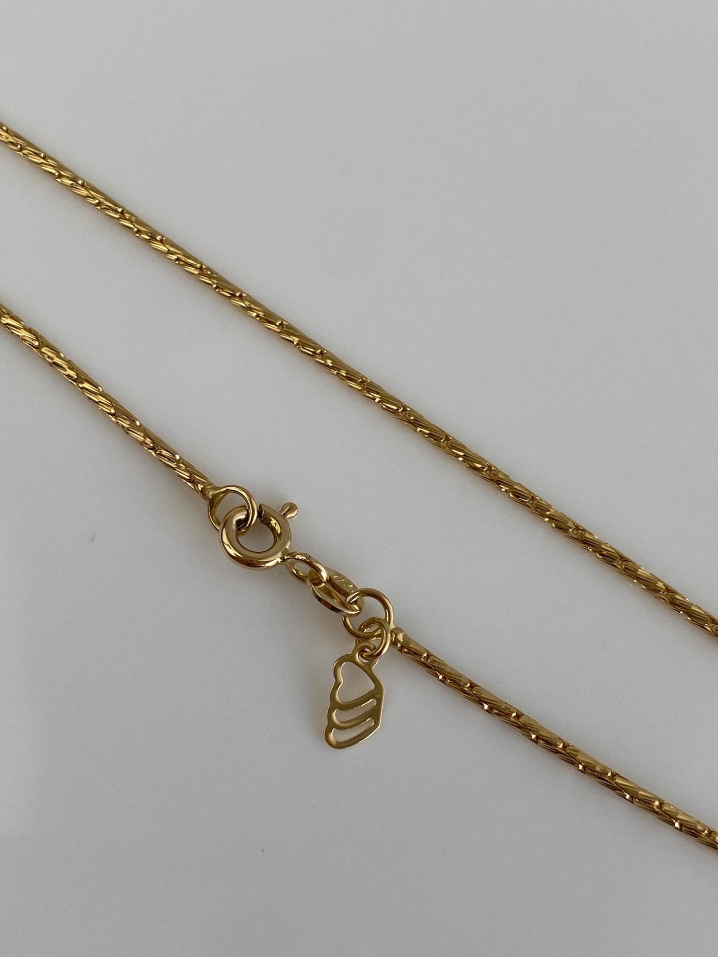 Vintage Solid 18k Yellow Gold Twist Snake Chain Necklace - 16 inches