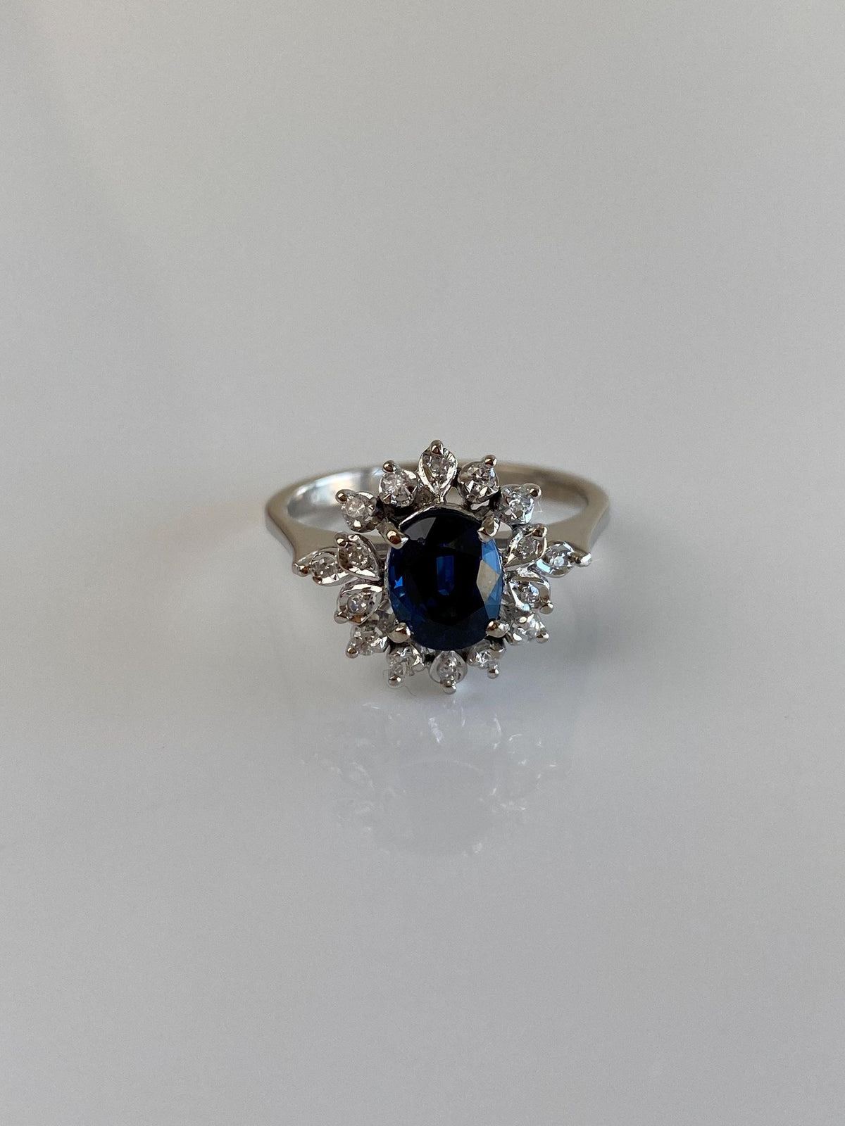 Vintage Solid 10k White Gold Diamond Halo Blue Sapphire Ring - Size 8