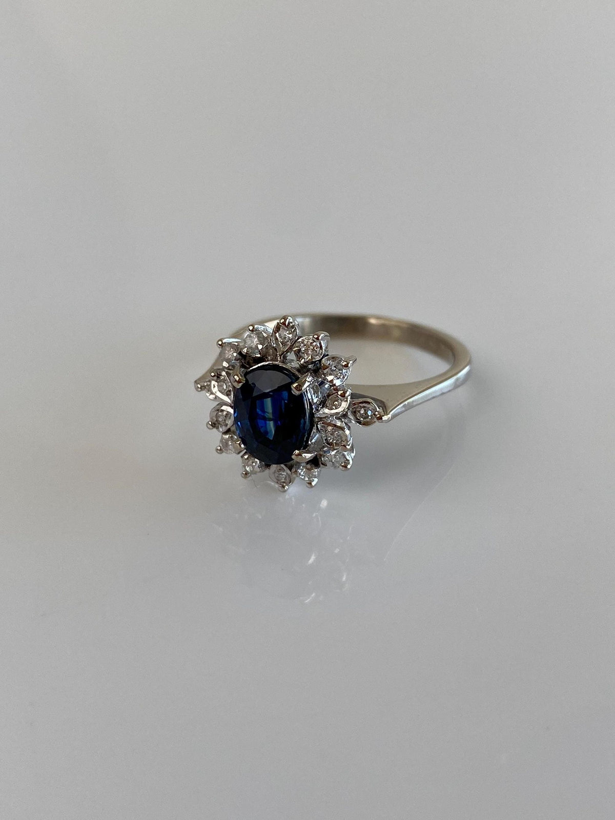 Vintage Solid 10k White Gold Diamond Halo Blue Sapphire Ring - Size 8