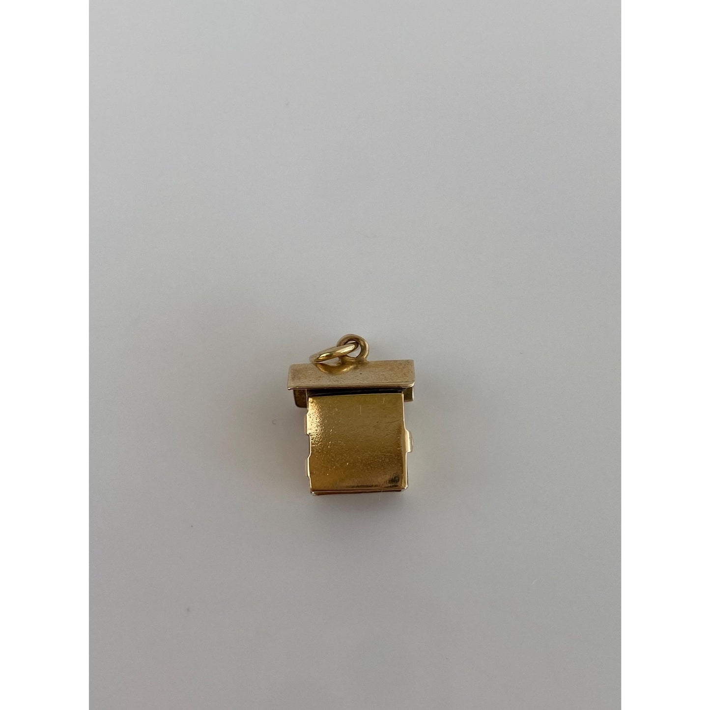 Vintage Solid 14k Yellow Gold Articulated Sam & Lew Outhouse Charm