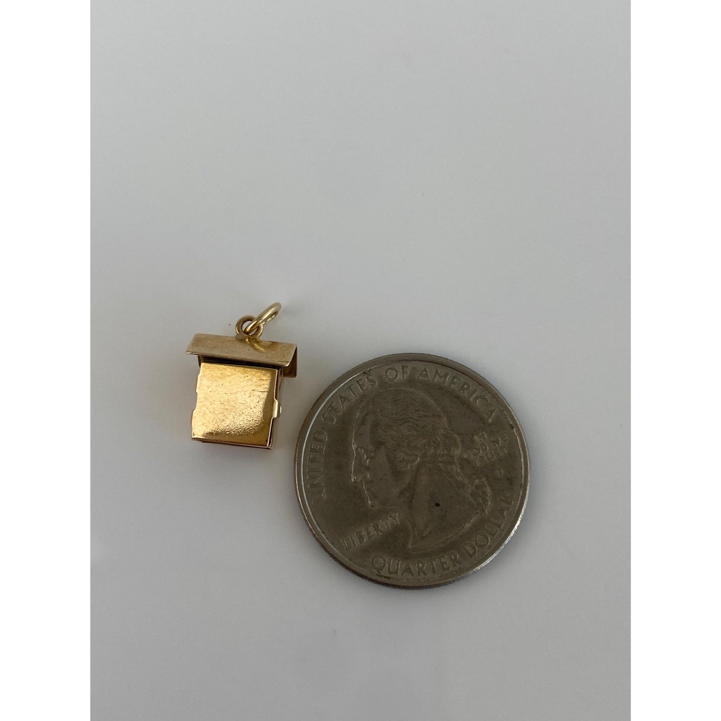 Vintage Solid 14k Yellow Gold Articulated Sam & Lew Outhouse Charm