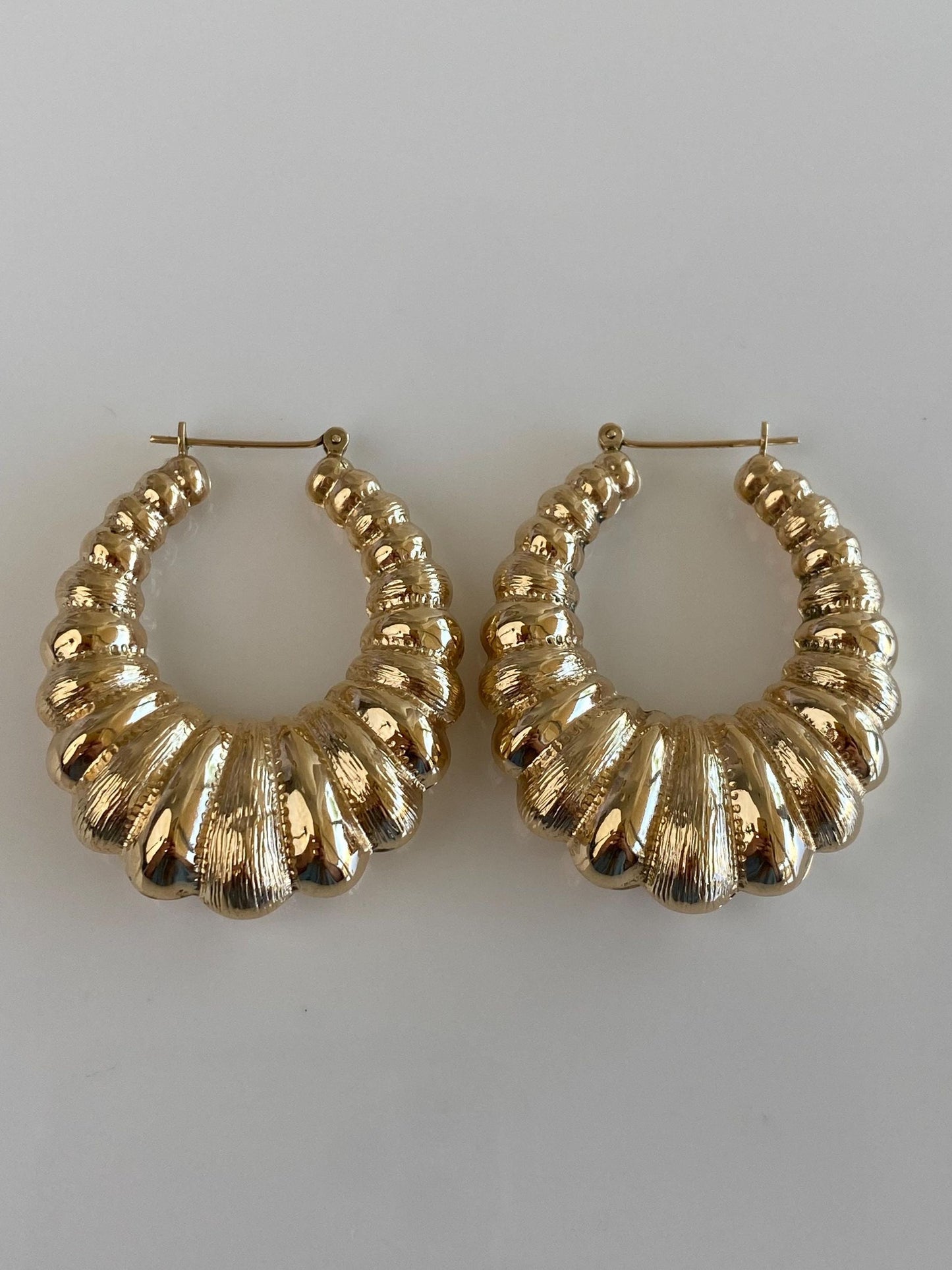 Vintage 14k Yellow Gold Large Designed Scalloped Hoop Earrings