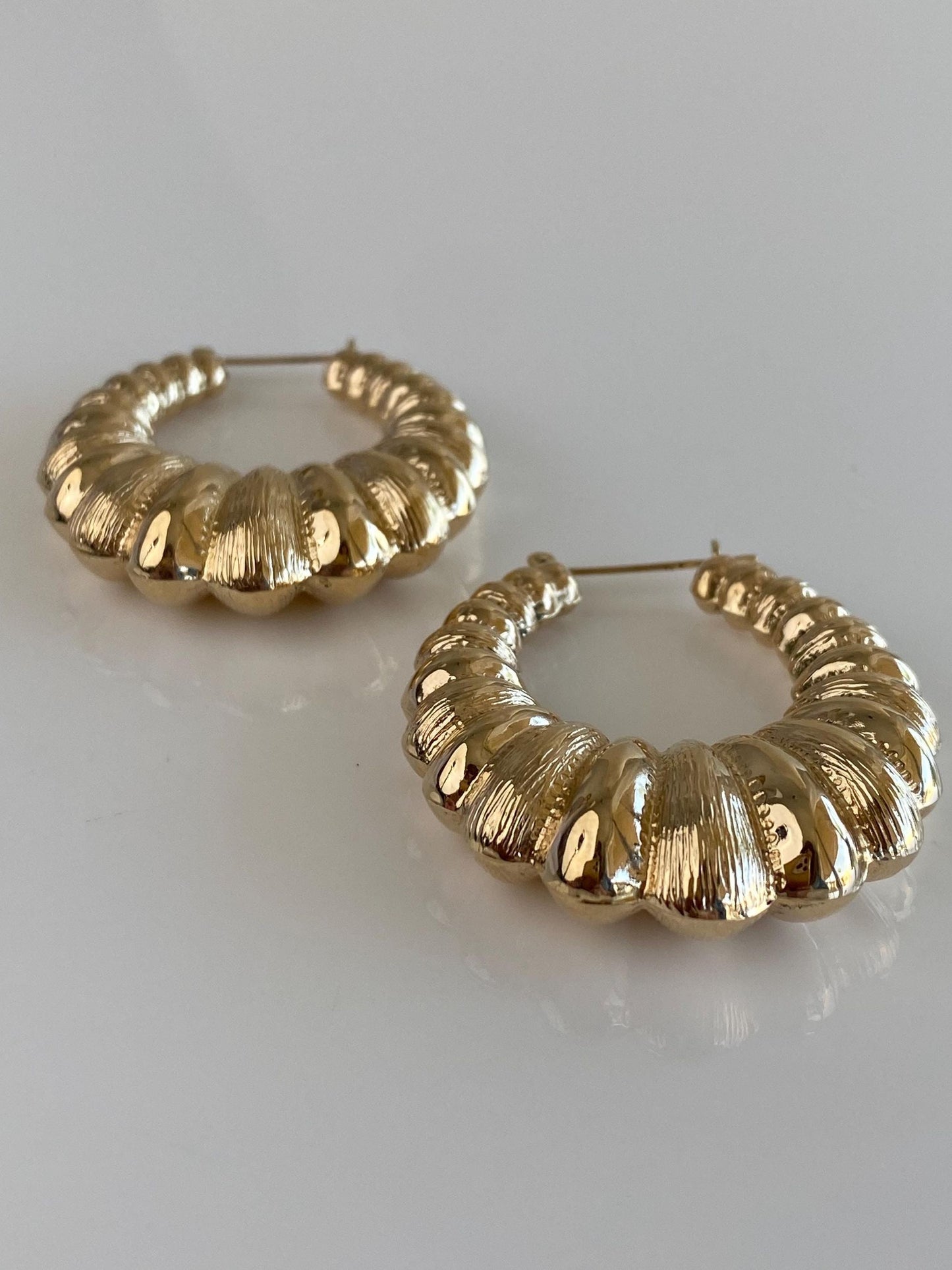 Vintage 14k Yellow Gold Large Designed Scalloped Hoop Earrings