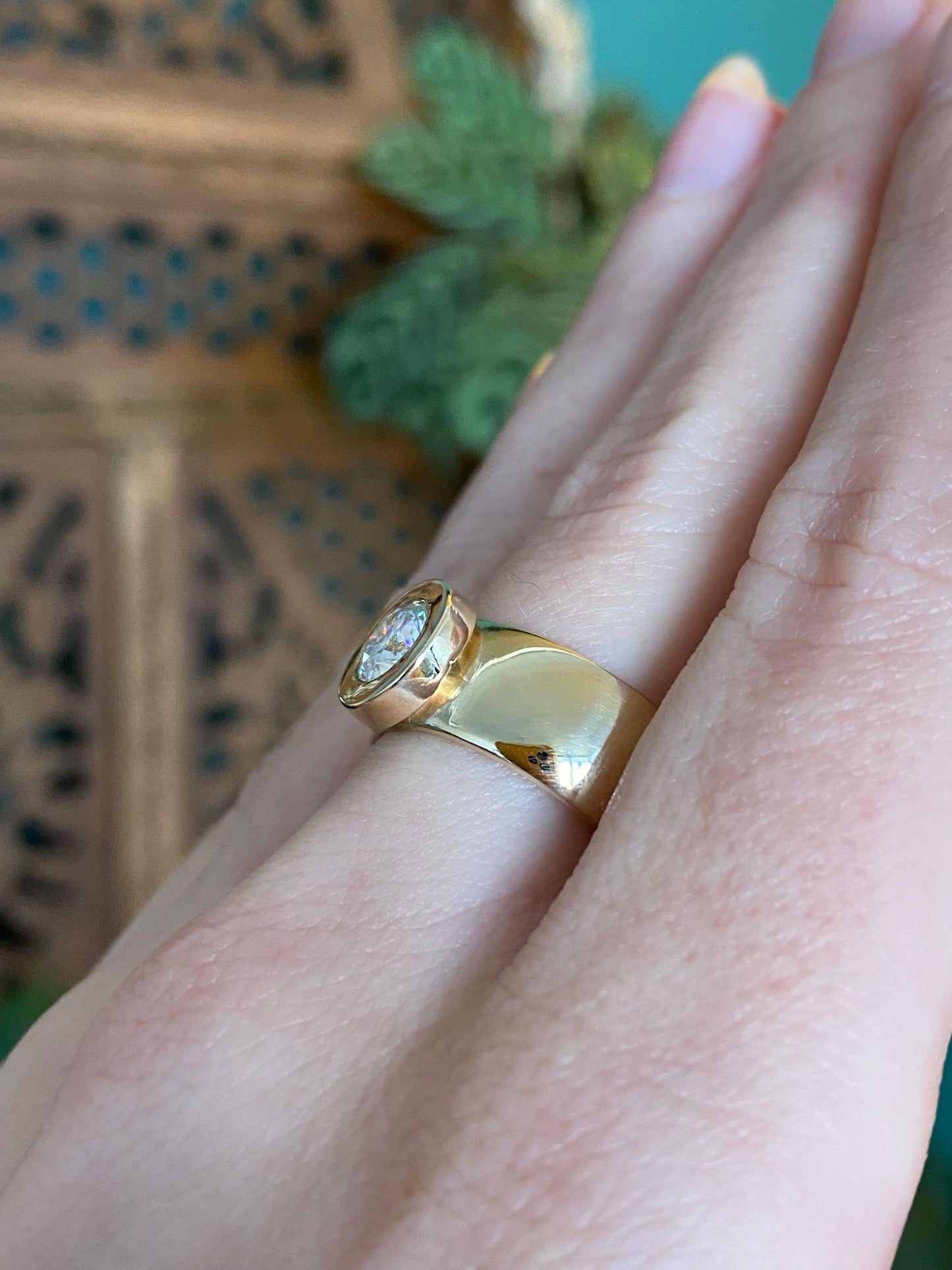 Vintage Solid 9k Yellow Gold Moissonite Ring - Size 6.75