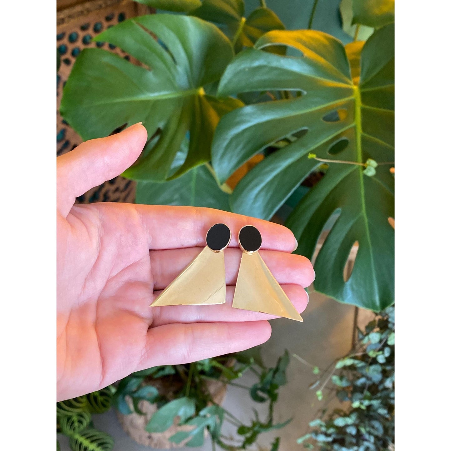 Vintage Solid 14k Yellow Gold Black Onyx Triangle Drop Earrings