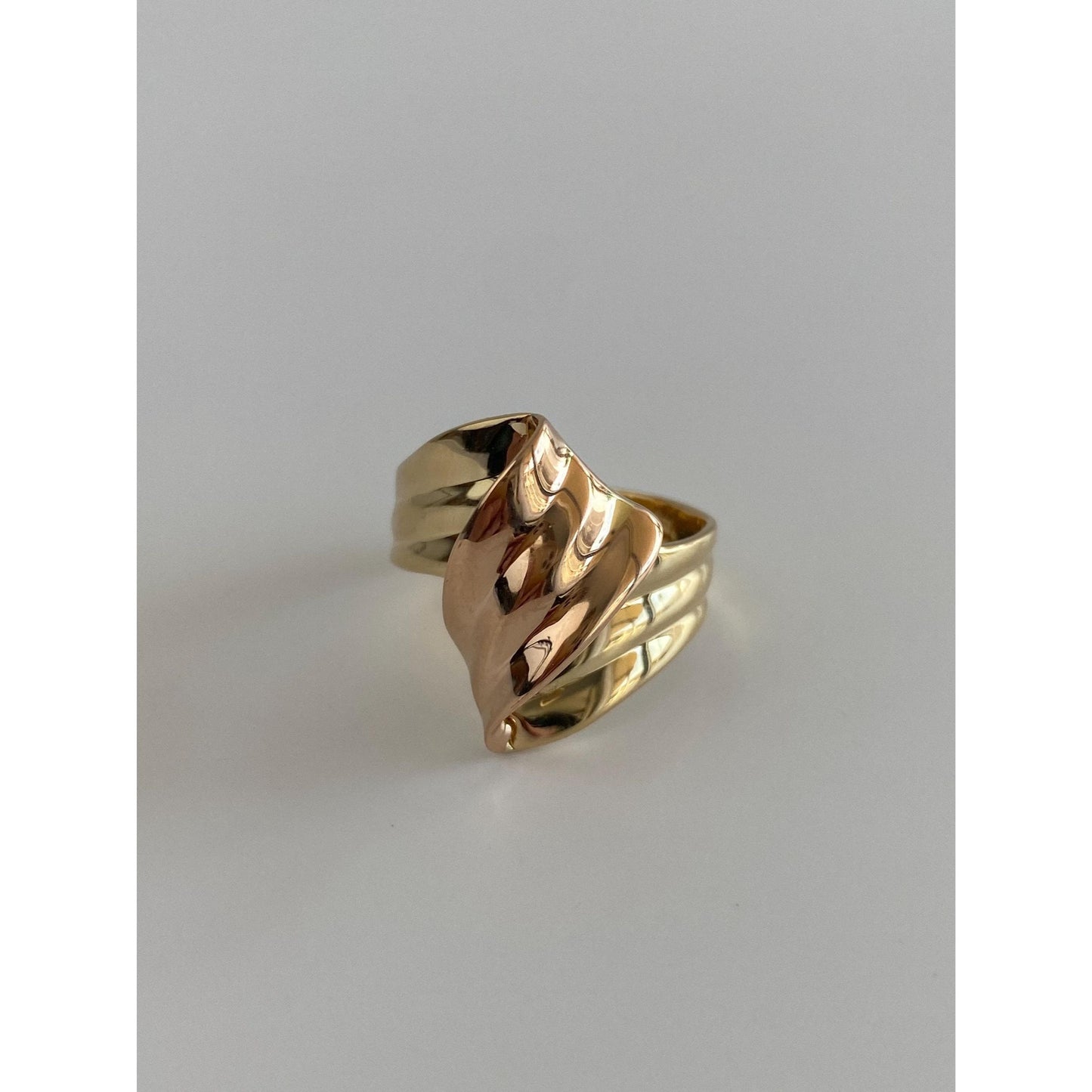 Vintage Solid 14k Rose & Yellow Gold Ribbon Ring Band - Size 7.5