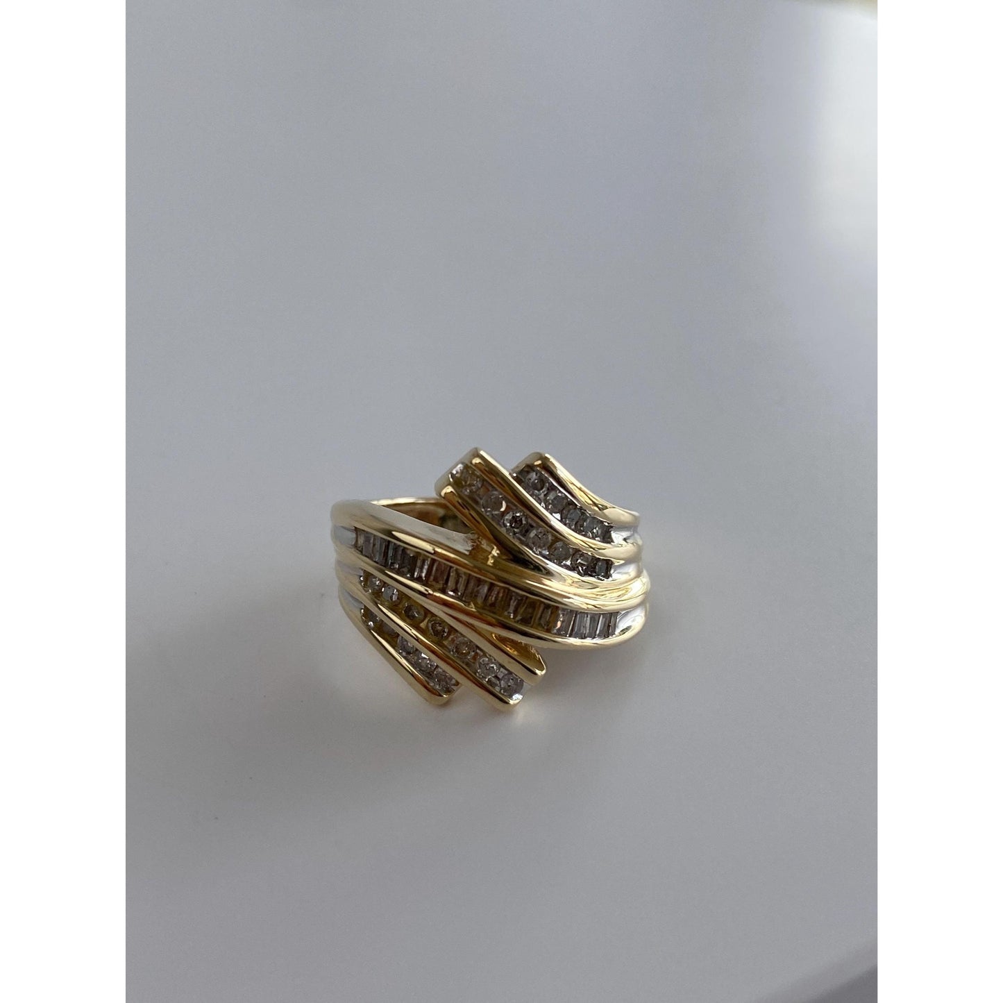 Vintage Solid 10k Yellow Gold Diamond Twist Ring - Size 3.75