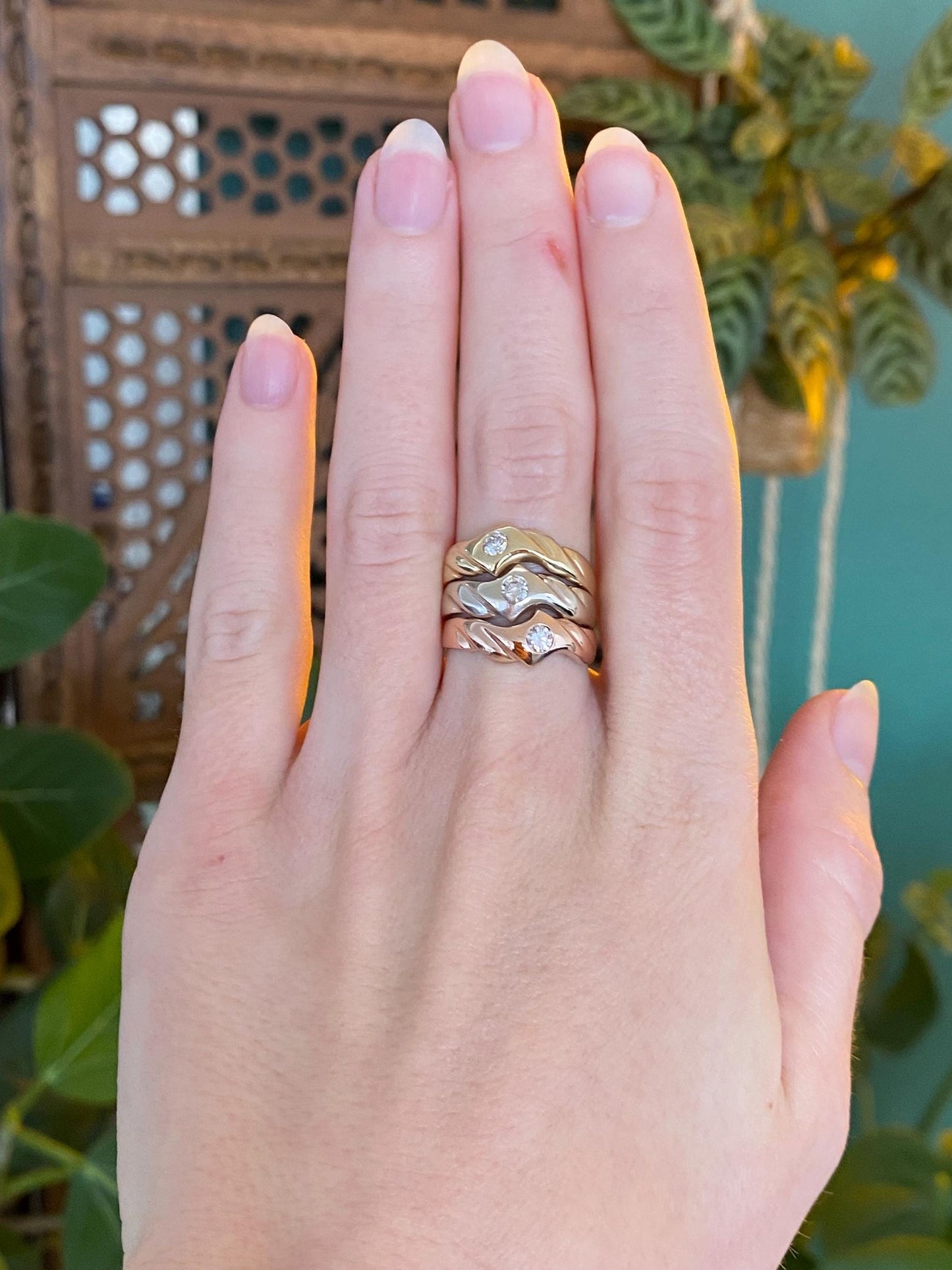 Vintage Solid 14k Tri Tone Gold Diamond Ring Band - Size 6.25