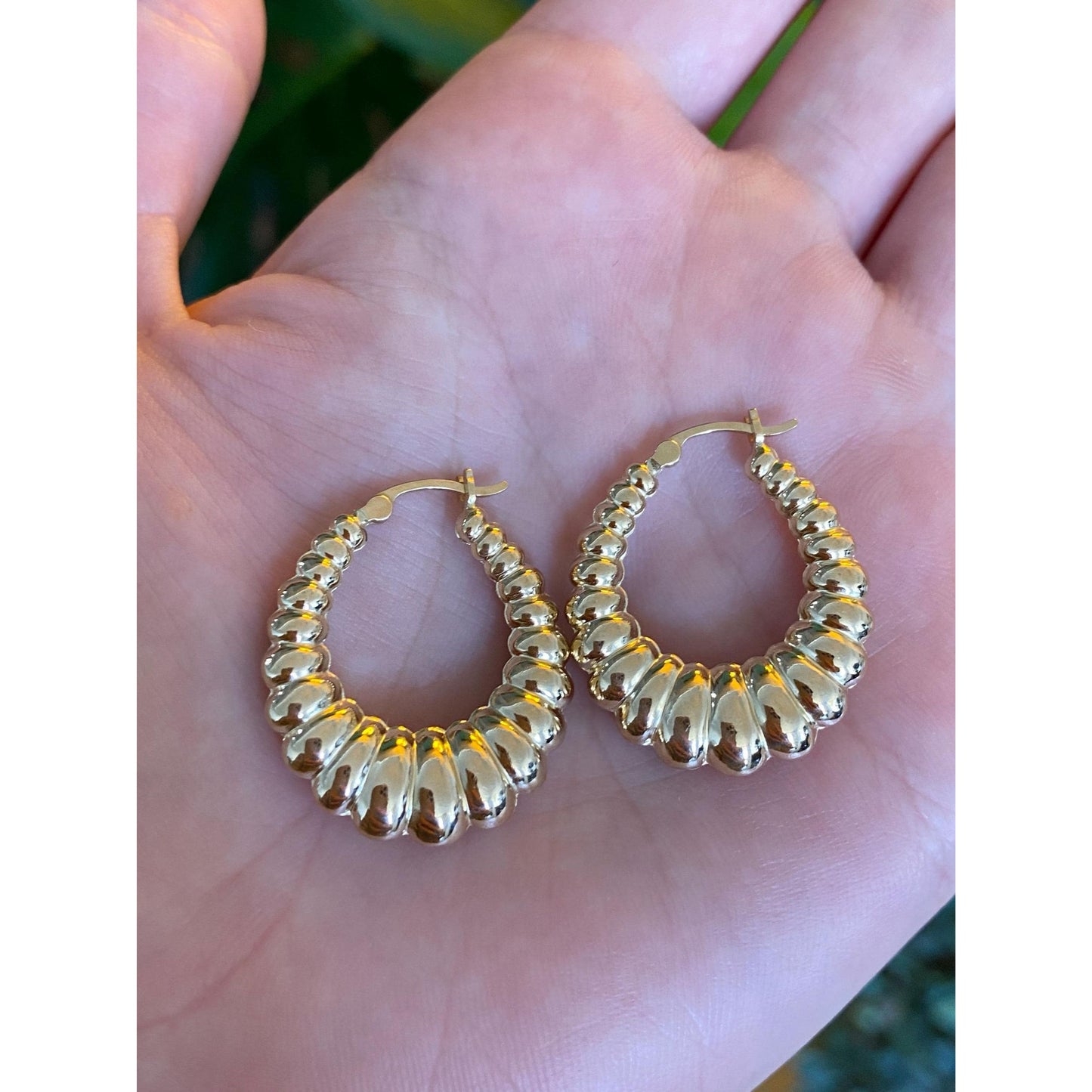 Vintage 14k Yellow Gold Scalloped Hoop Earrings