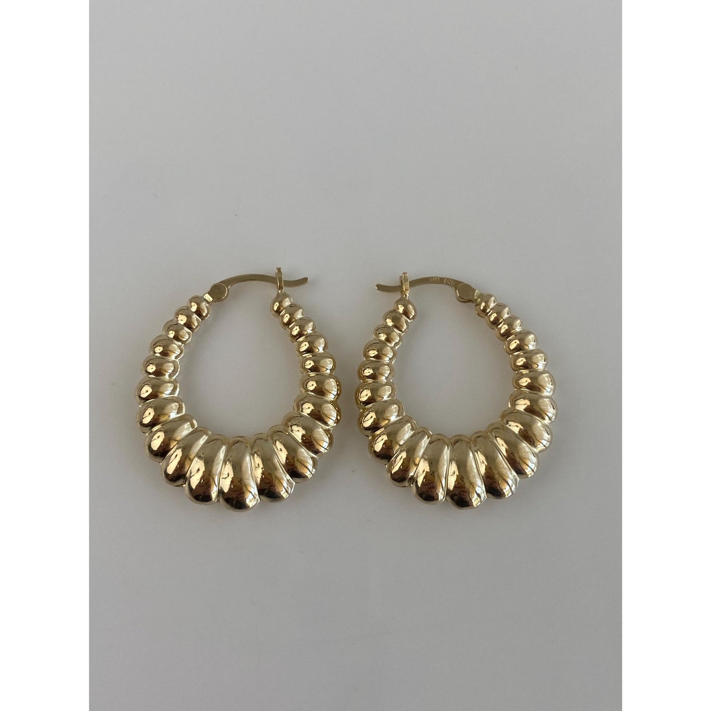 Vintage 14k Yellow Gold Scalloped Hoop Earrings