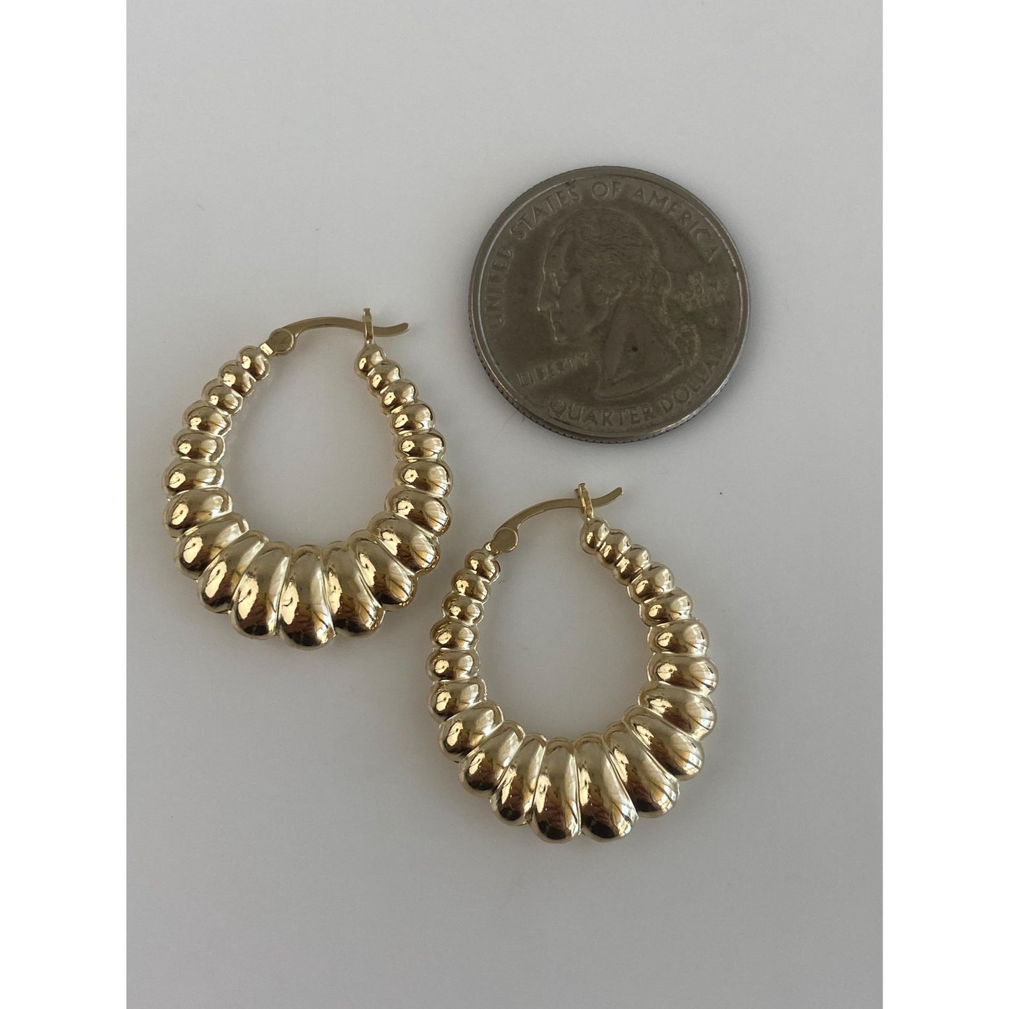 Vintage 14k Yellow Gold Scalloped Hoop Earrings