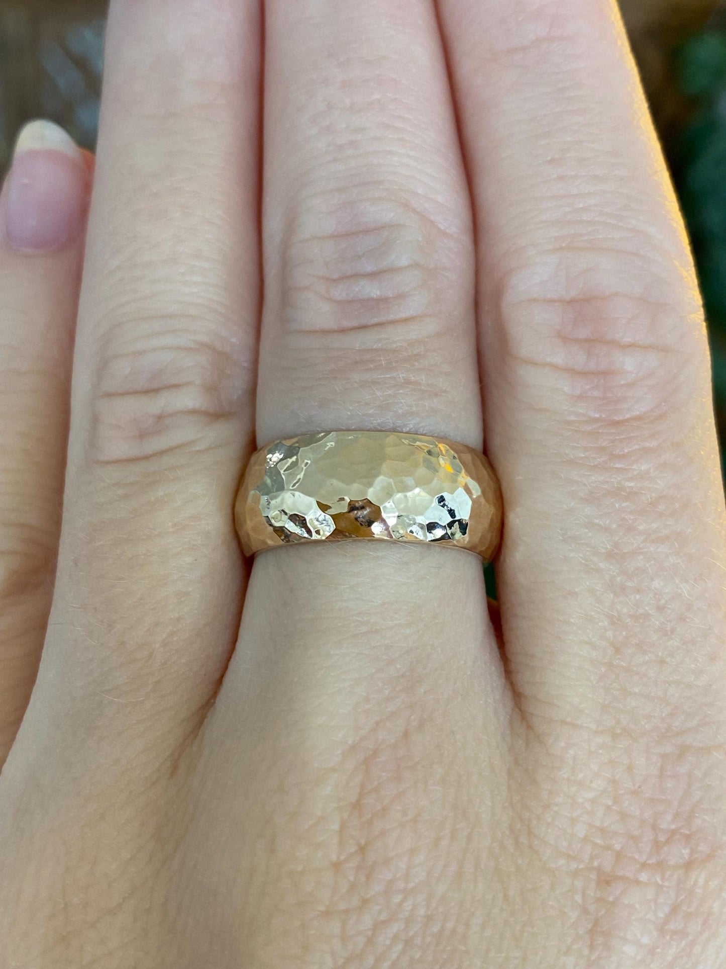 Vintage Solid 14k Yellow Gold Chunky Hammered Texture Ring Band - Size 7